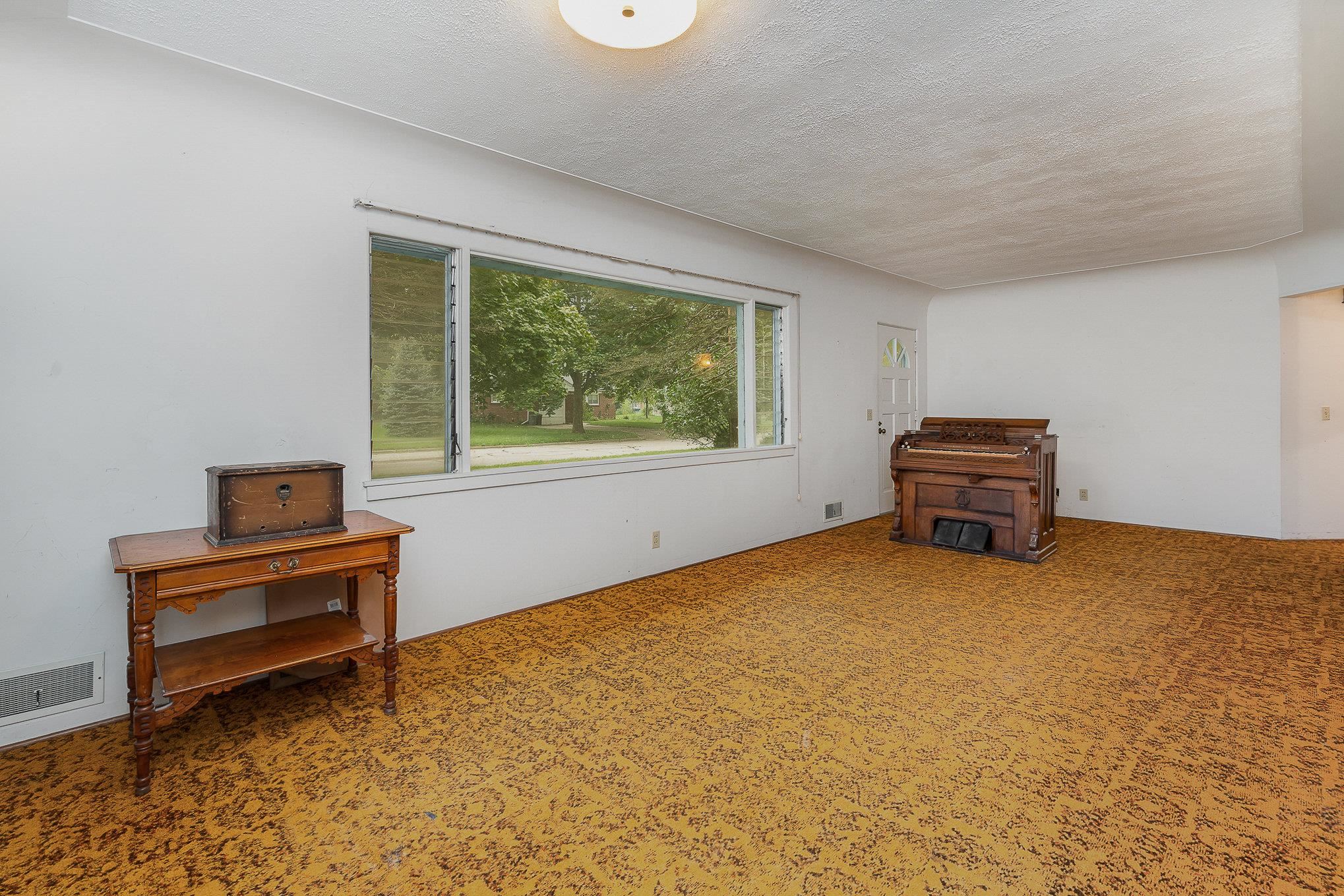 1207 Highland