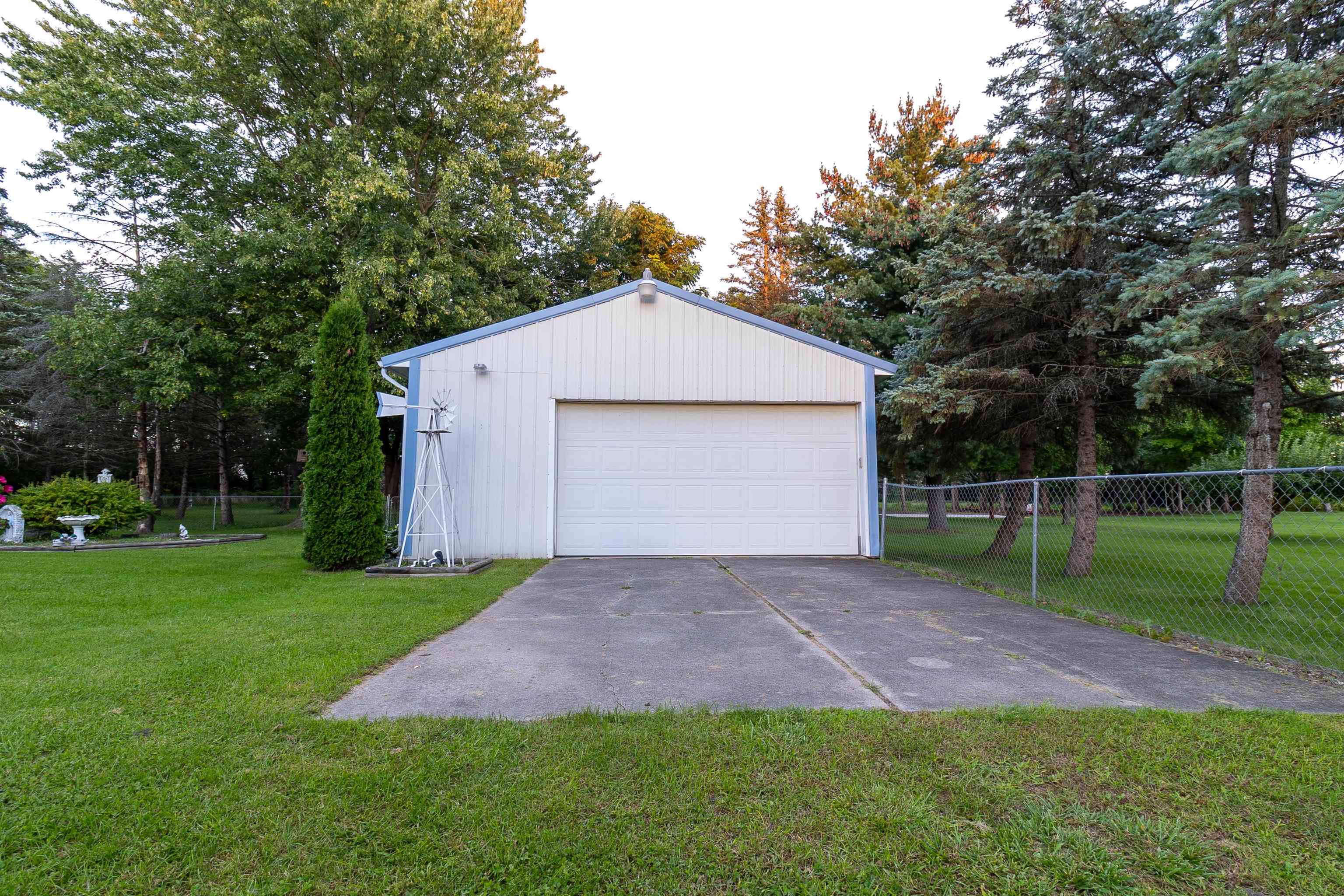 5944 Mackinaw