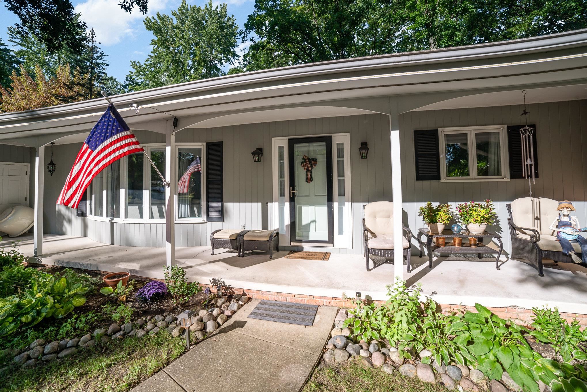 4910 Sturgeon Creek