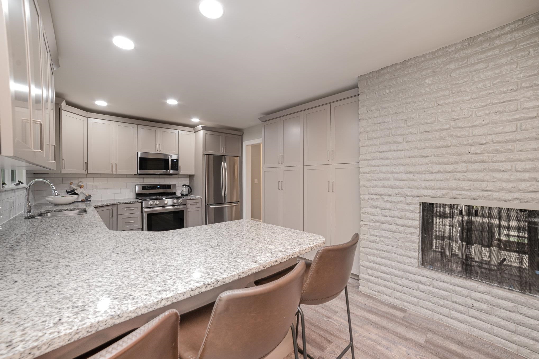 4910 Sturgeon Creek