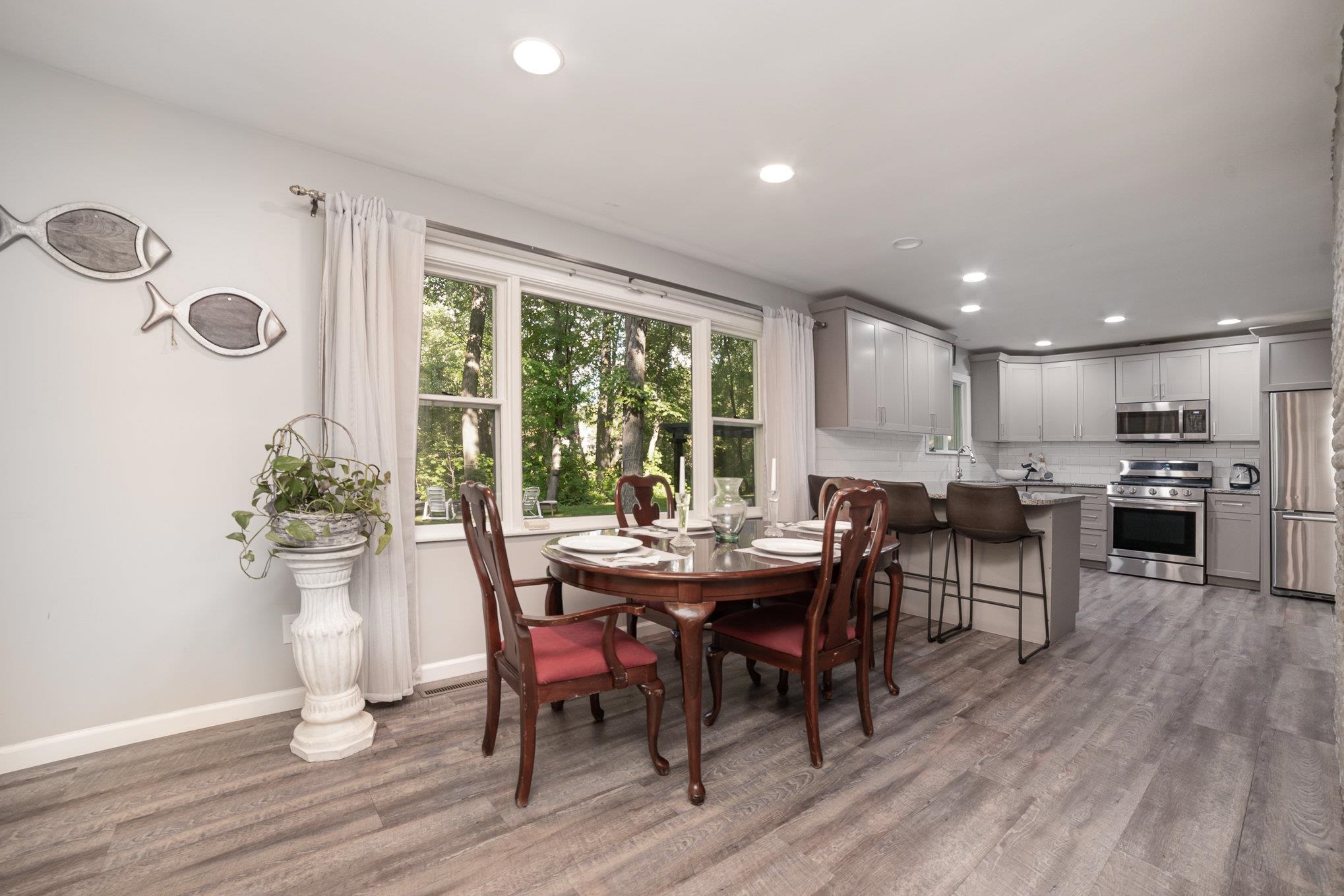 4910 Sturgeon Creek