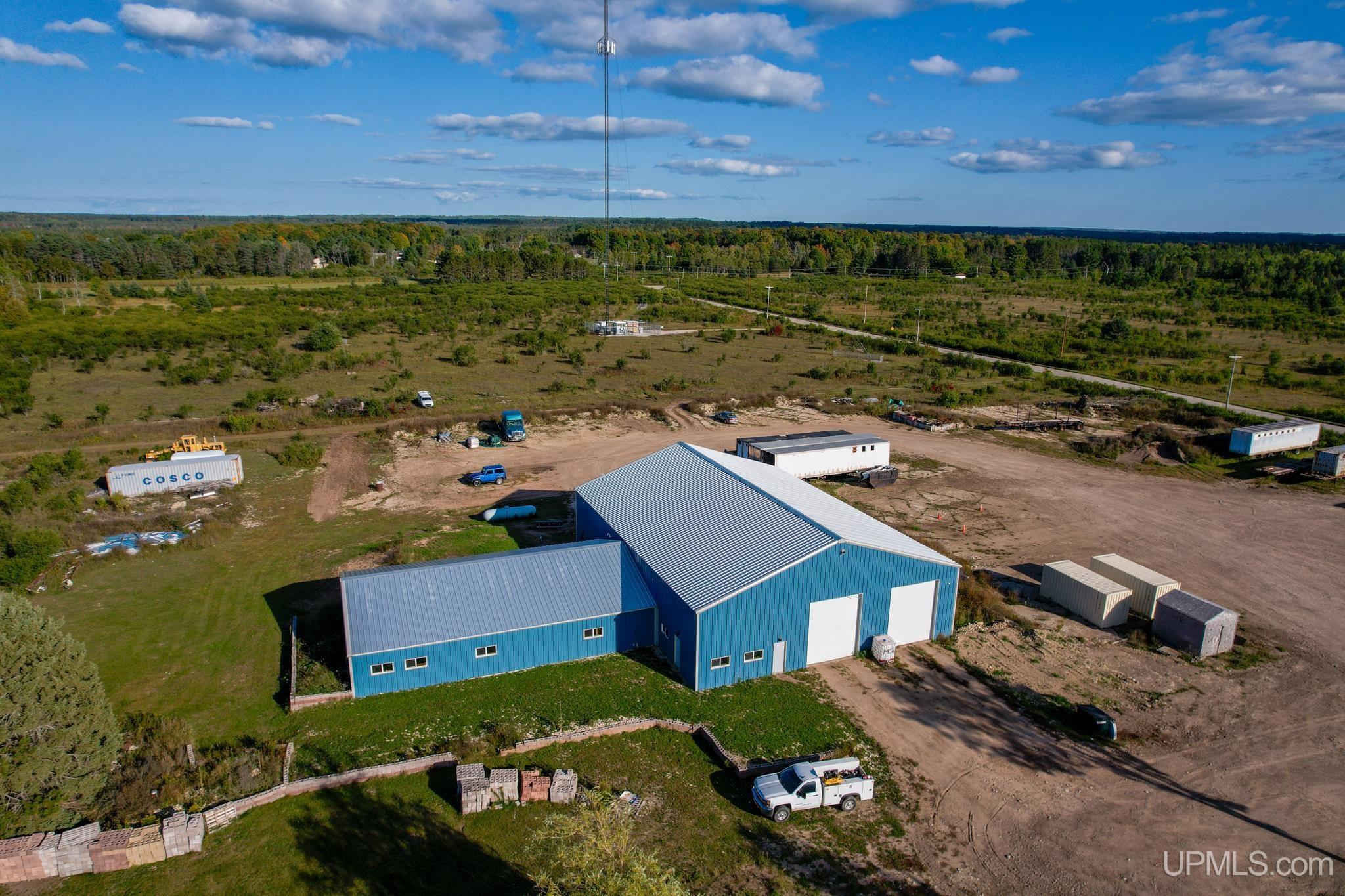 10820 US 41 Rapid River, MI MLS50122533 Great Lakes and Land