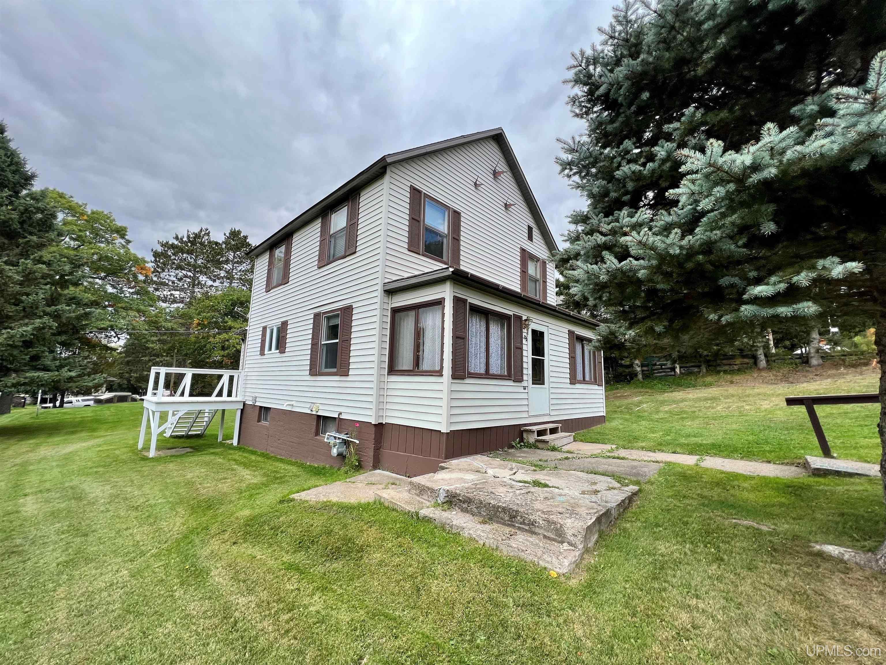 9 Baker Caspian, MI 49915 MLS 50123202 Great Lakes and Land