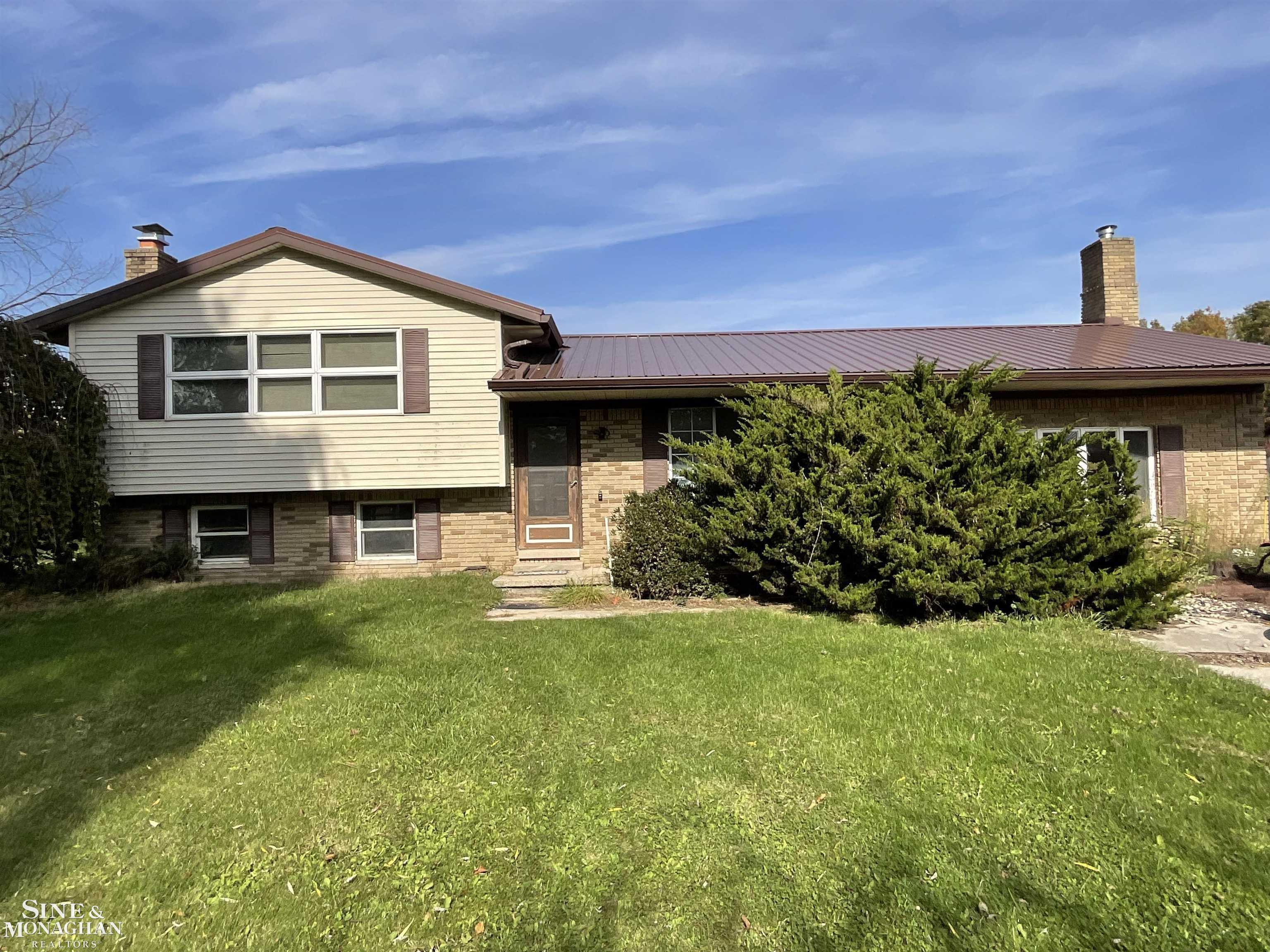 6214 MARKEL, COTTRELLVILLE, MI 48039