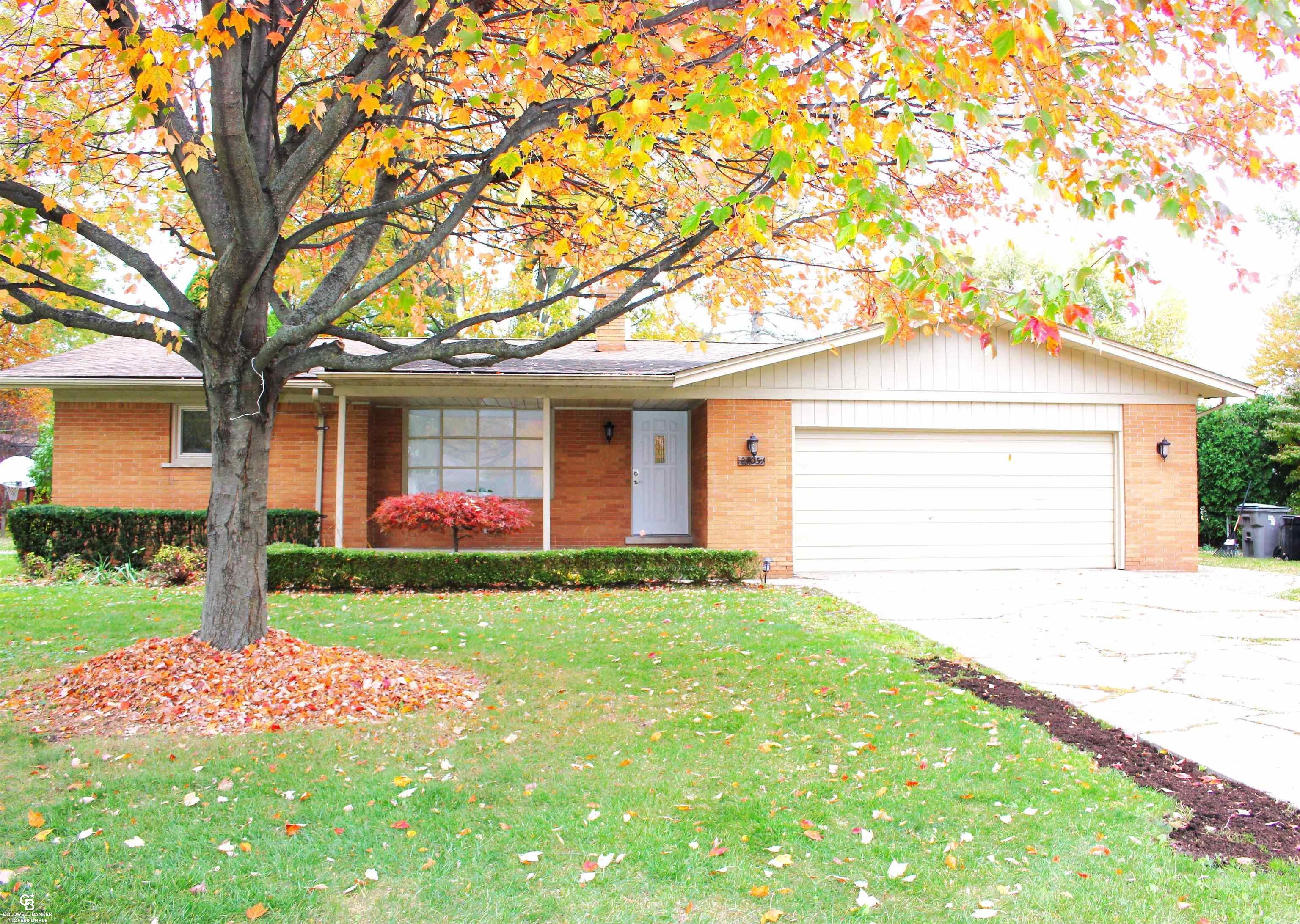 24051 Deanhurst, Clinton Township, 48035