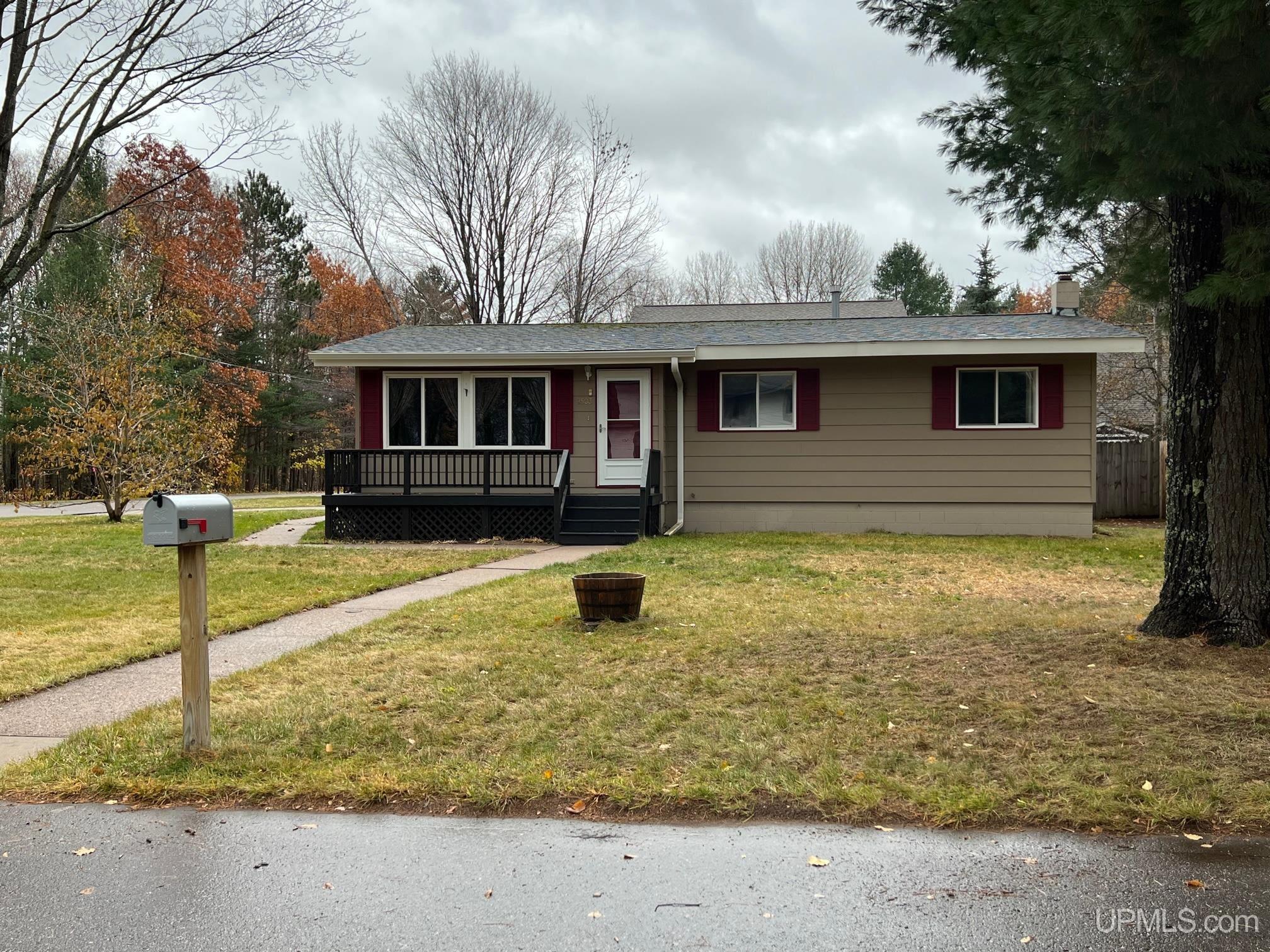 2503 Norwood Marquette, MI 49855 MLS 50127168 Great Lakes and Land