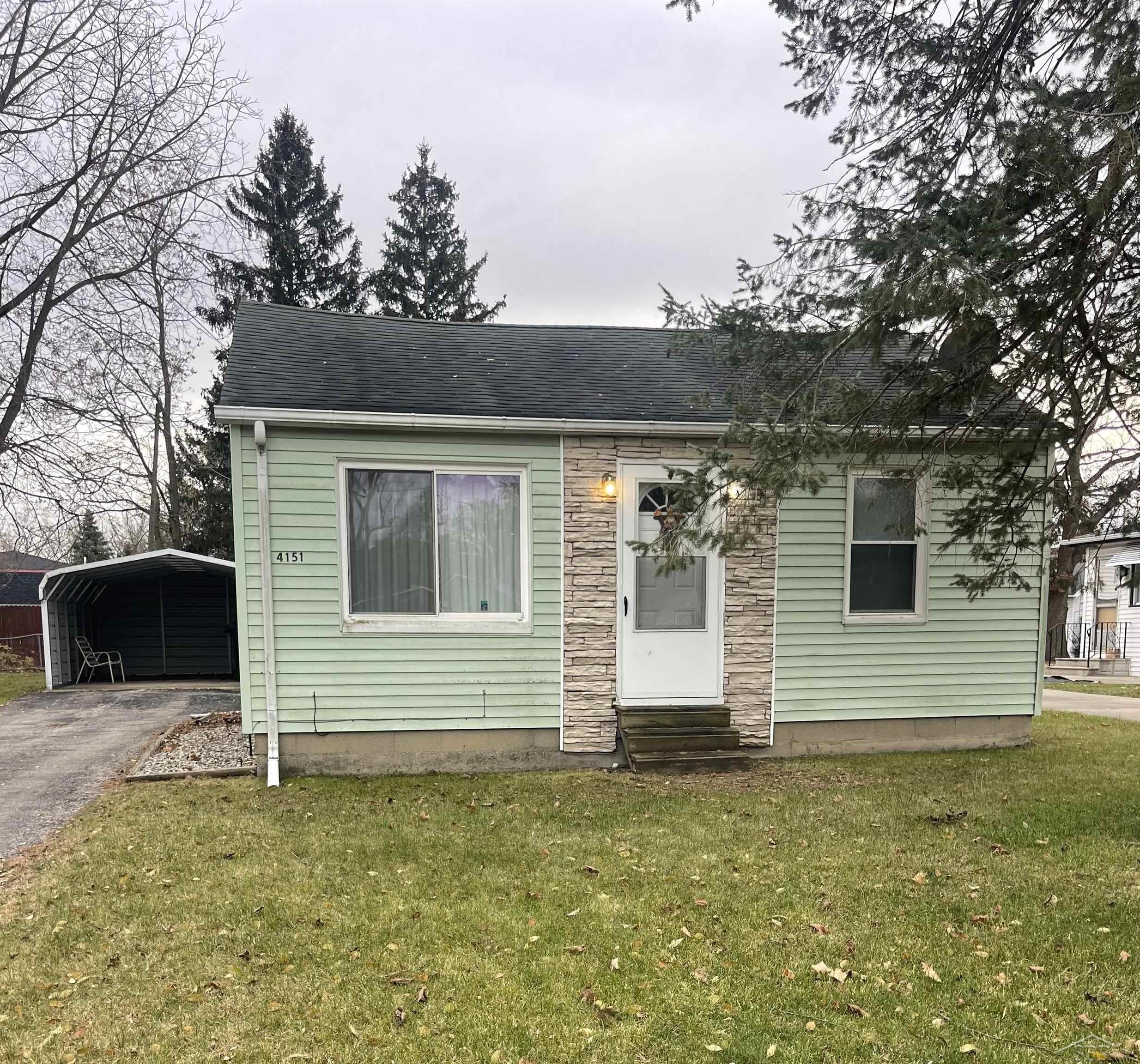 One owner 3 bedroom home with partial basement and a nice size back yard. Newer furnace and hot water heater, appliances stay.  Saginaw Township schools and not far from dining & shopping.