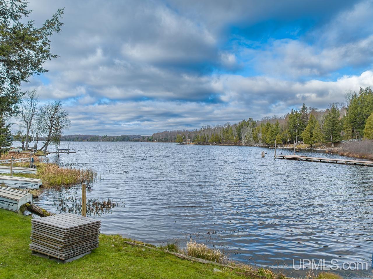 20060 E Thousand Island Lake Watersmeet, MI 49969 MLS 50128787 Great