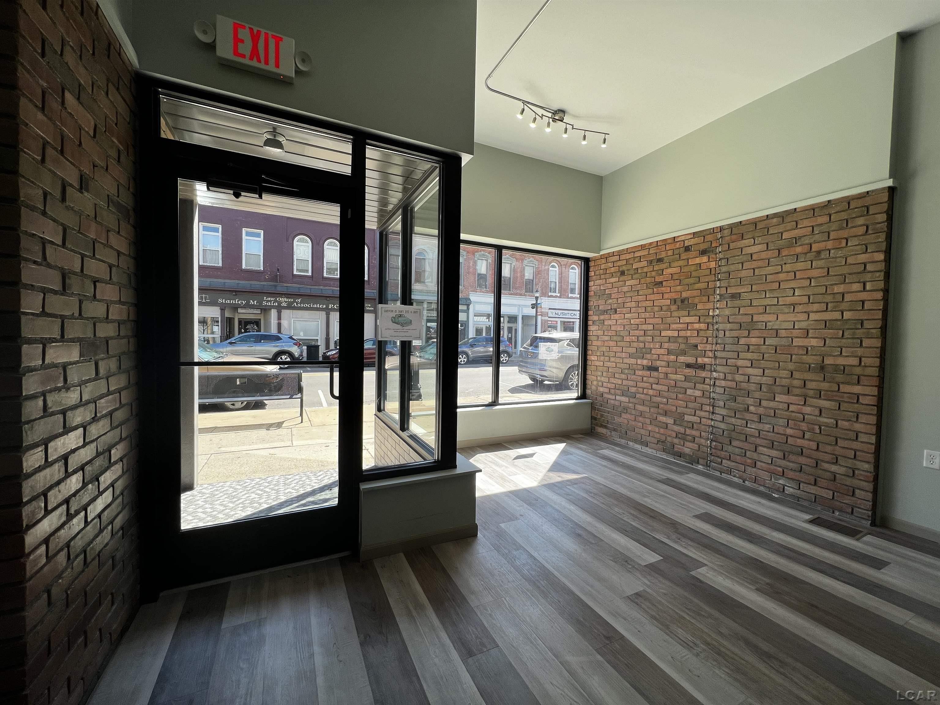117 N Main