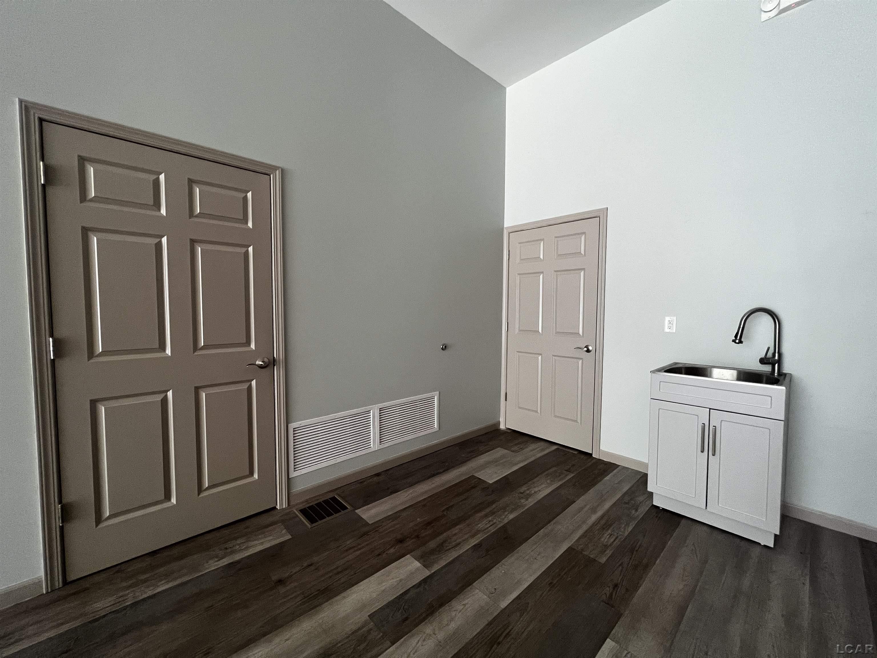 117 N Main