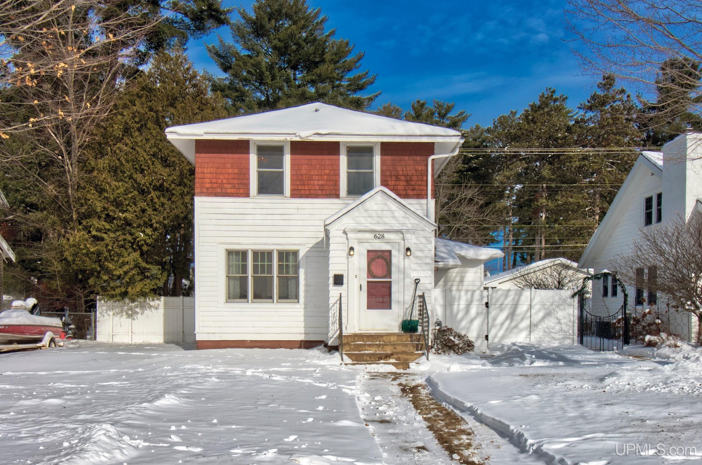 Residential for sale in Kingsford, Michigan, 50132022