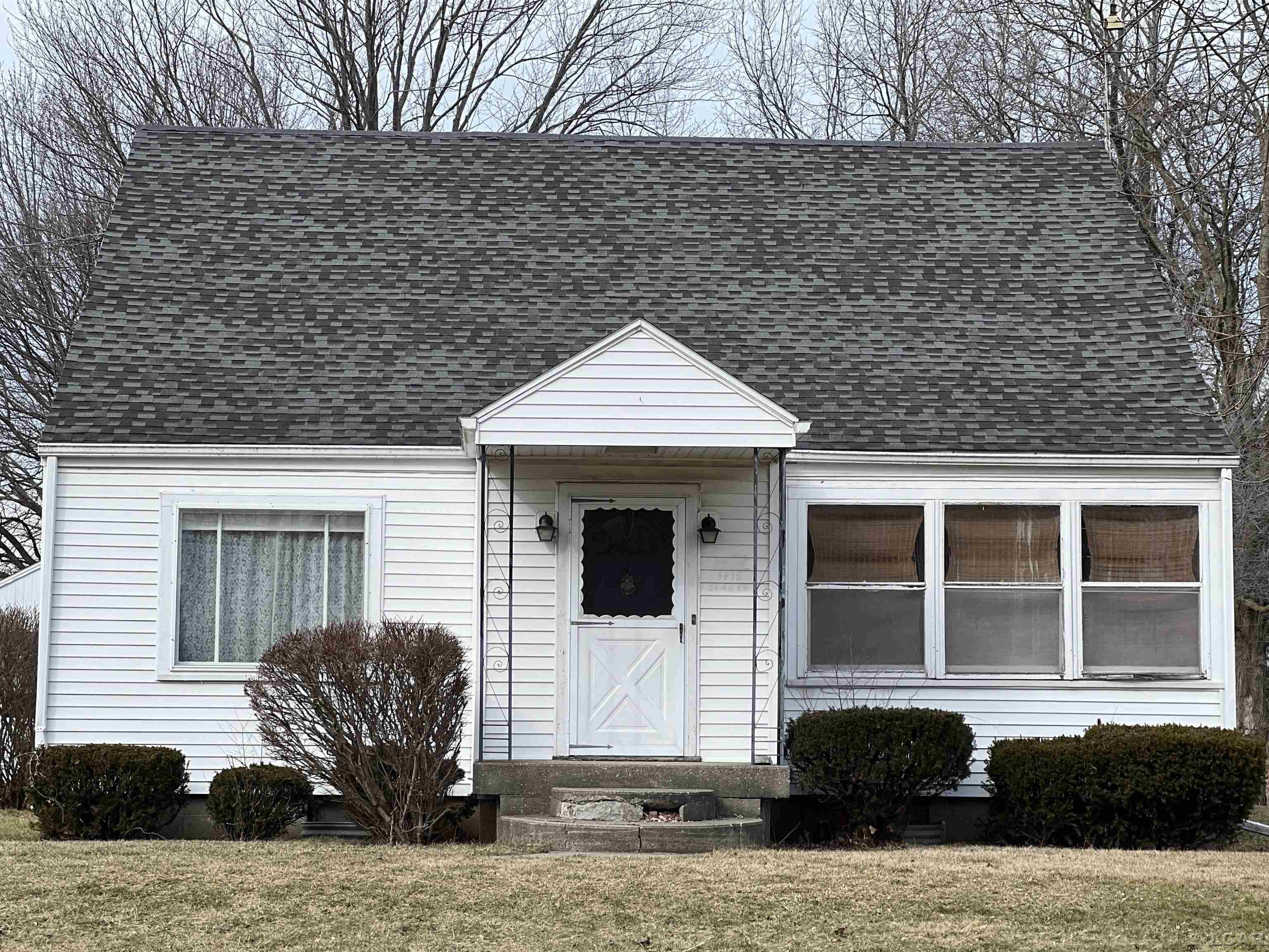1418 Moore