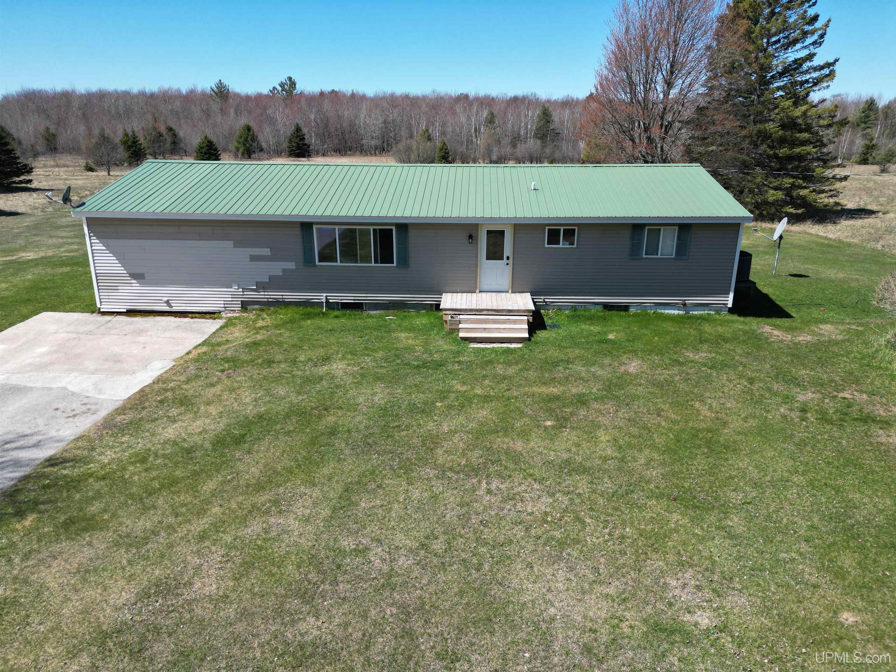 Photo # for Listing #50138750 in Manistique