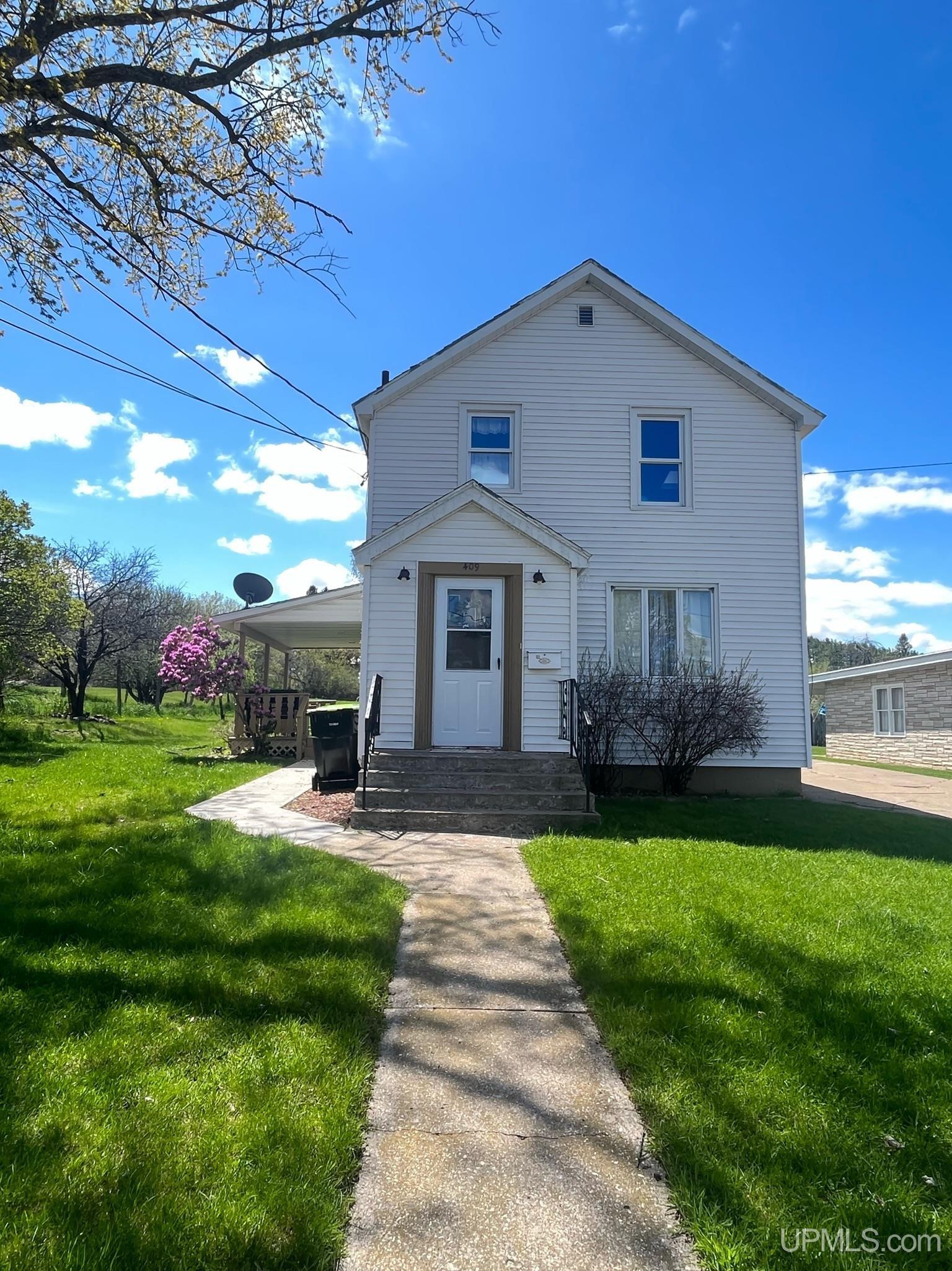 409-4th-iron-mountain-mi-mls-50141859-great-lakes-and-land