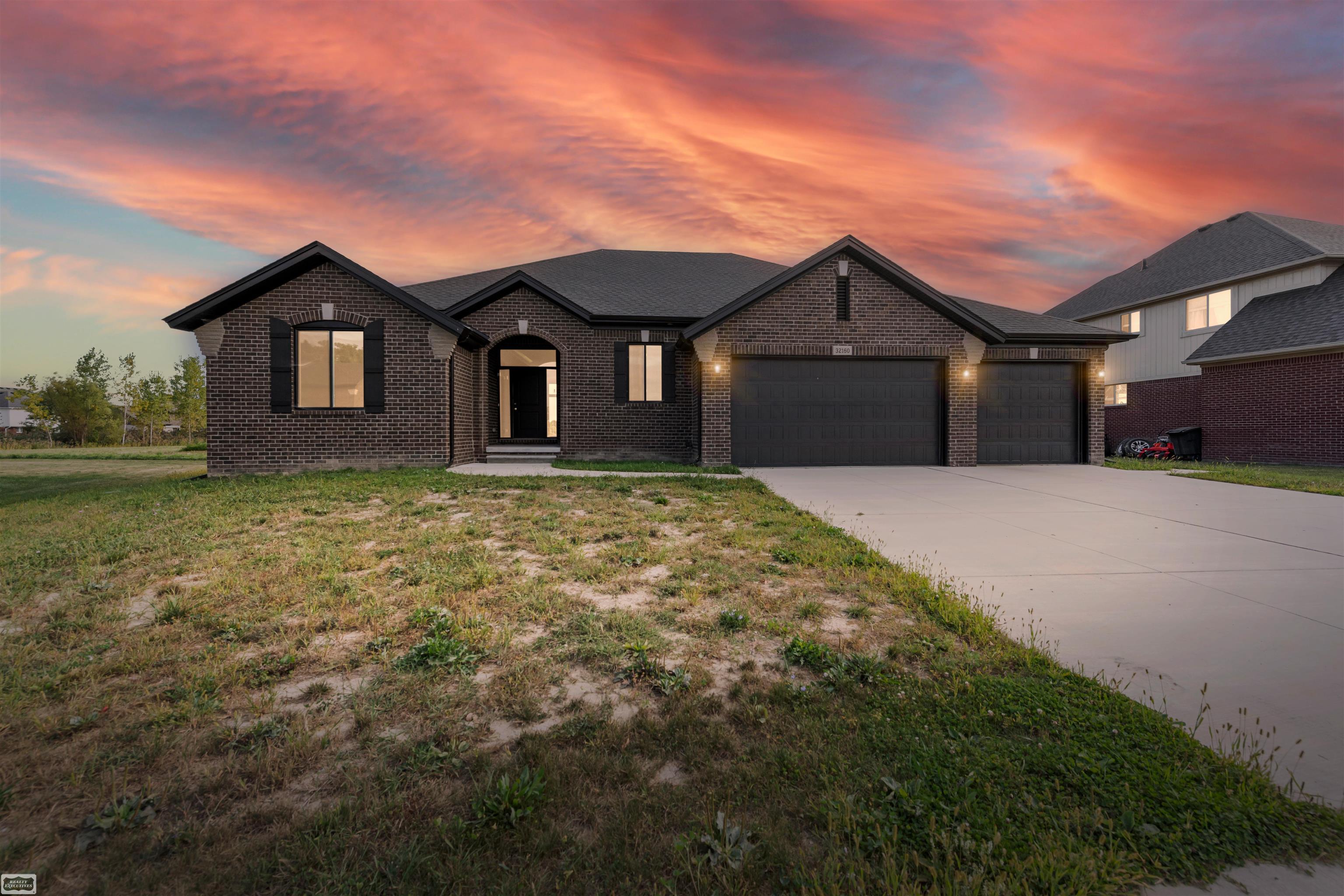 32160 Kenny DR ChesterfieldTownship_Macomb Michigan 48047