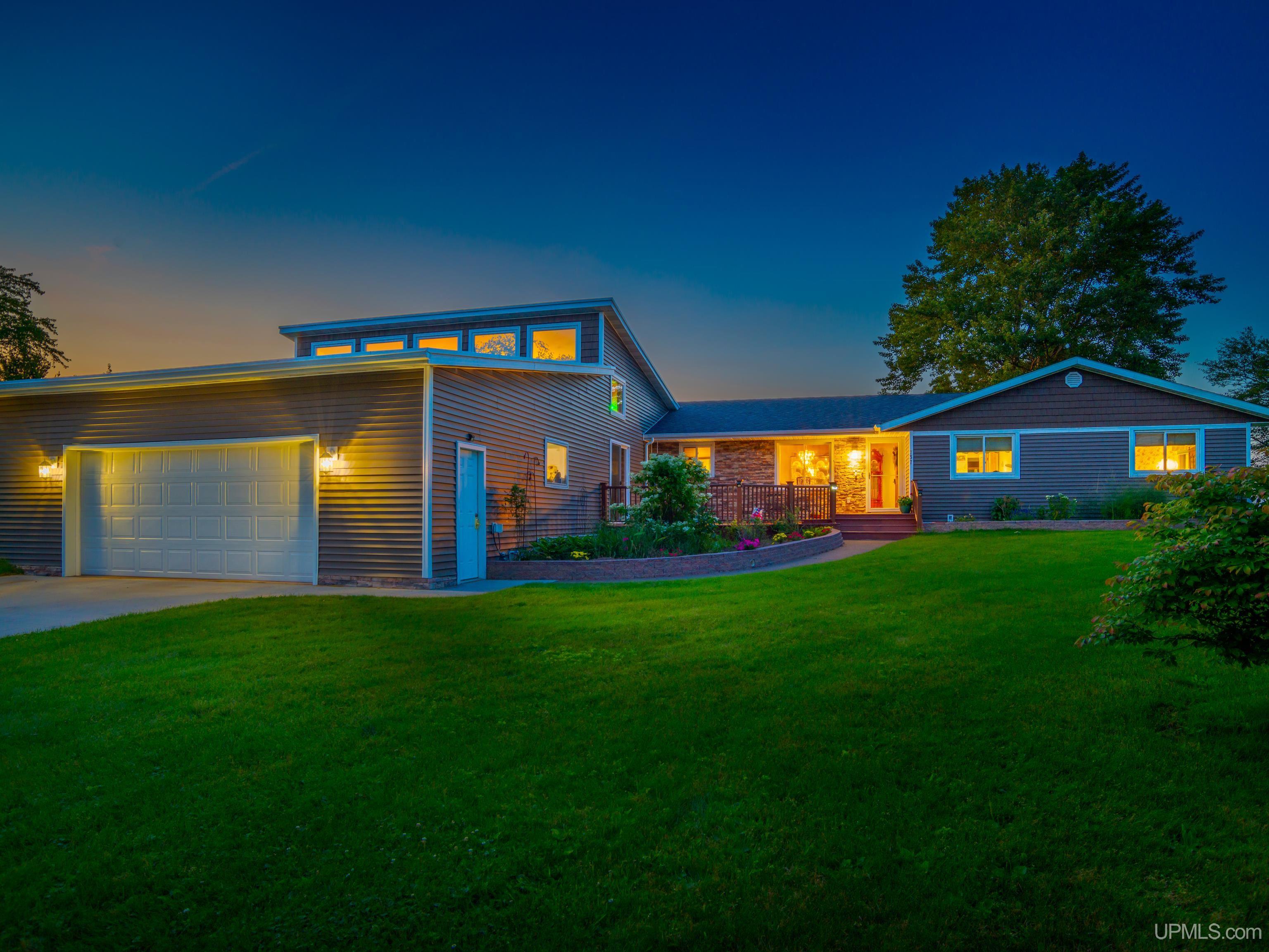 Waterfront Listings Up North Realty