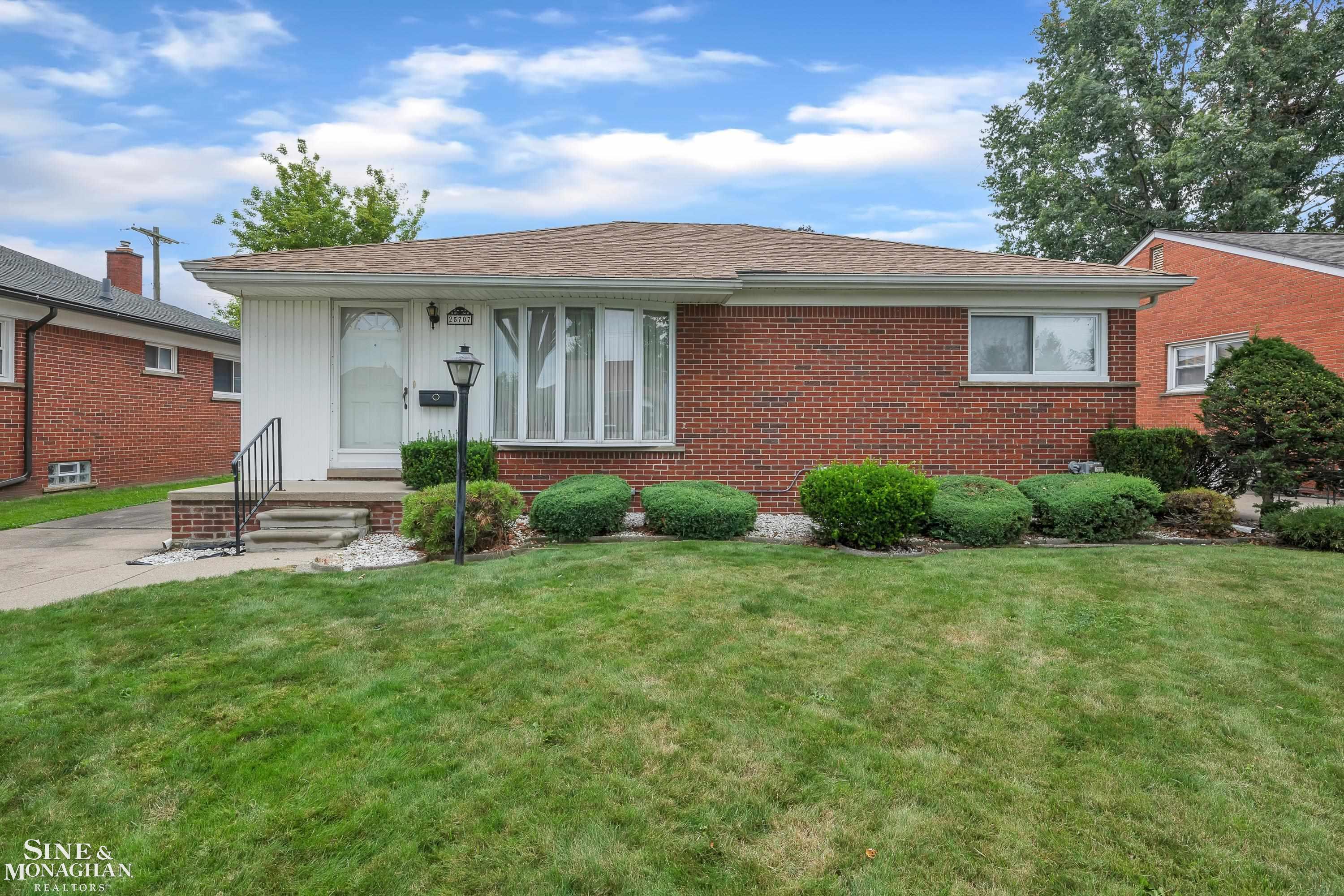 25707 SAN ROSA DRIVE, SAINT CLAIR SHORES, MI 48081