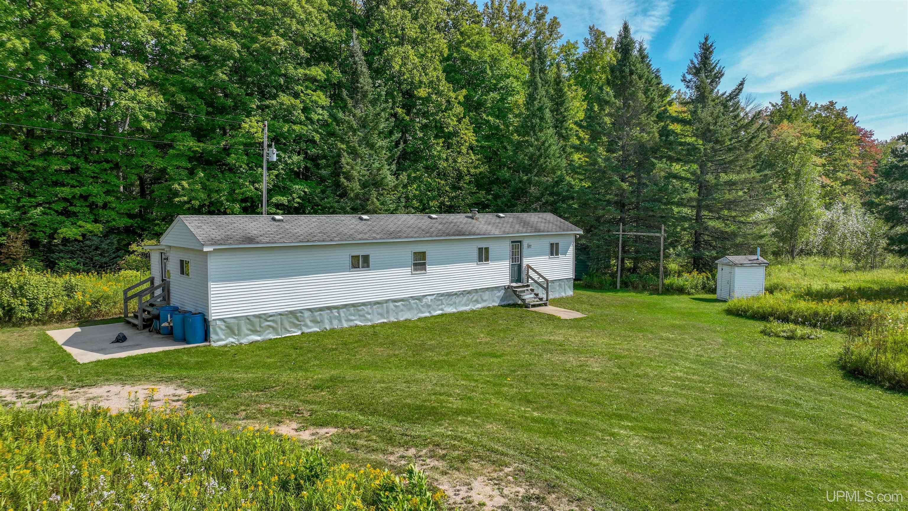 4889 e maple ridge 37th rock mi 49880 mls 50152846 upmls