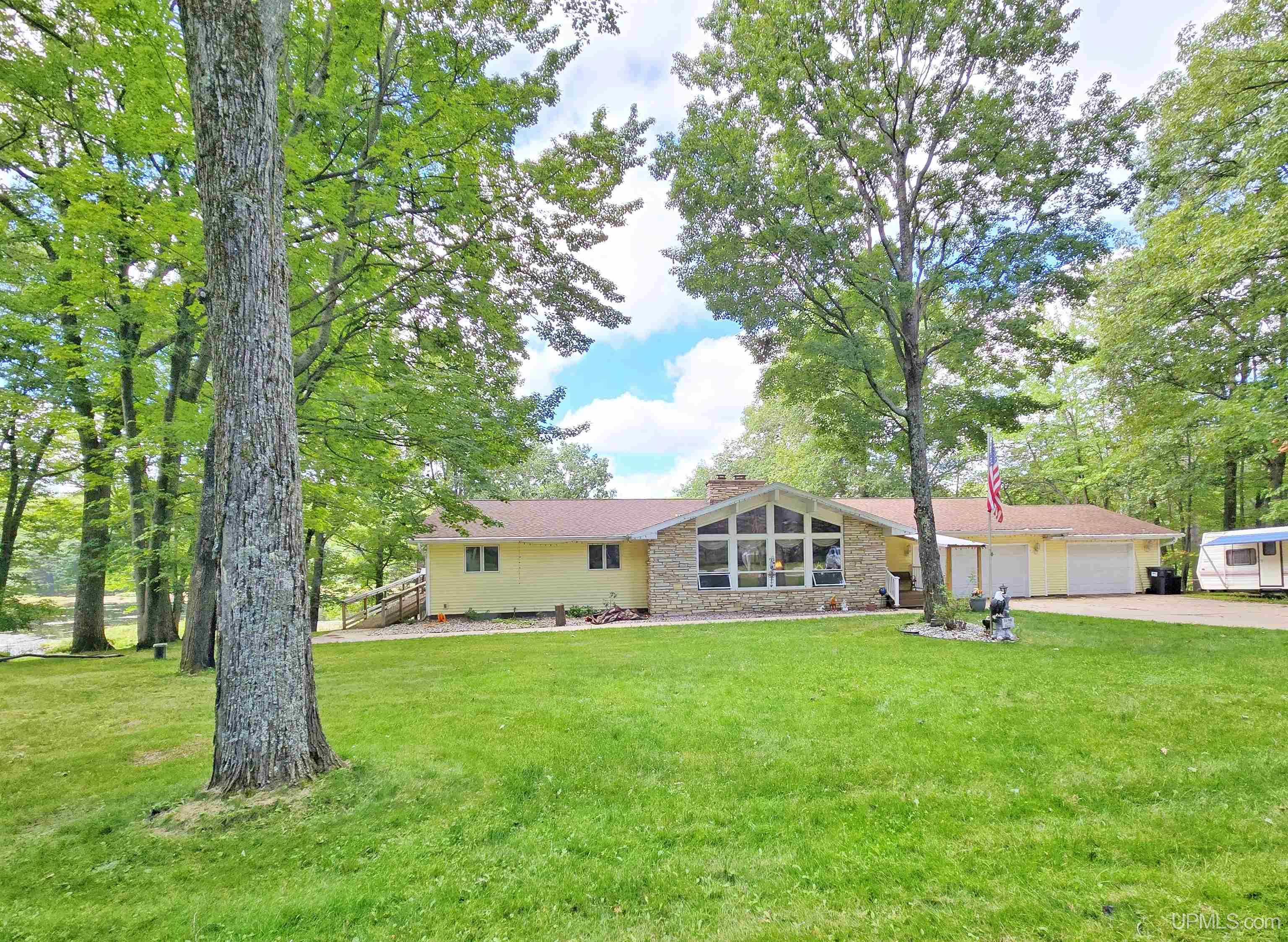 W8709 Lakeview Drive