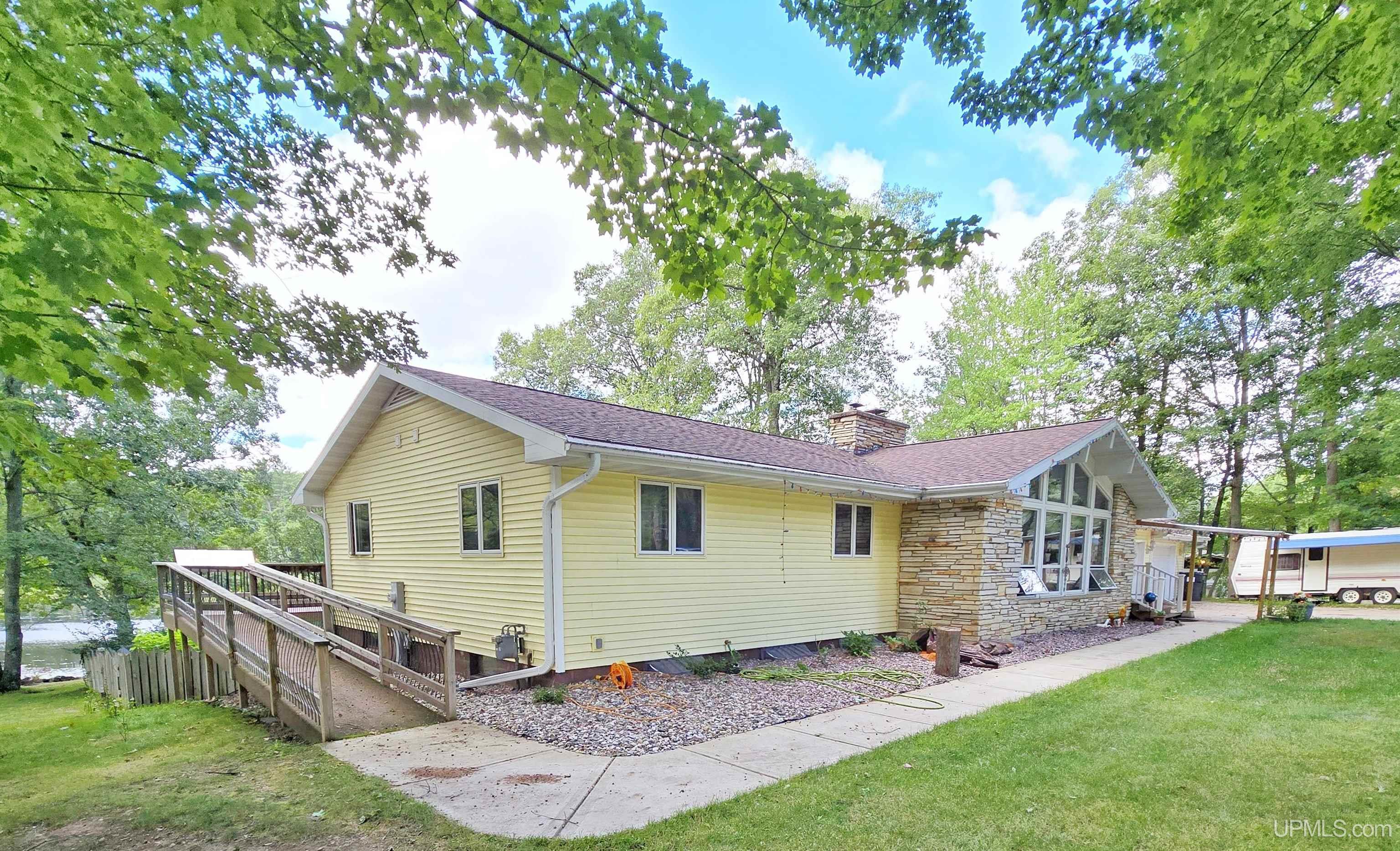 W8709 Lakeview Drive
