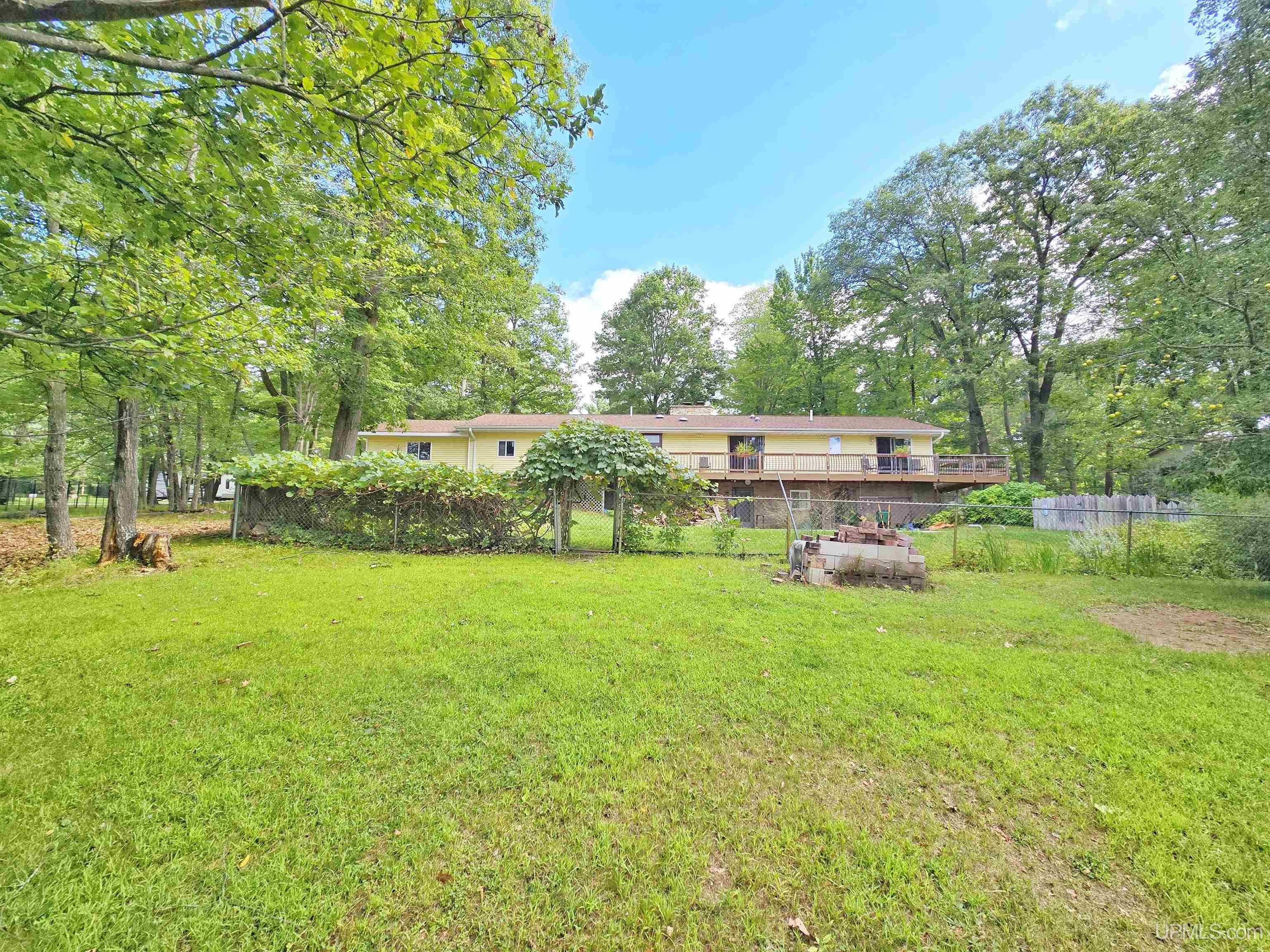 W8709 Lakeview Drive