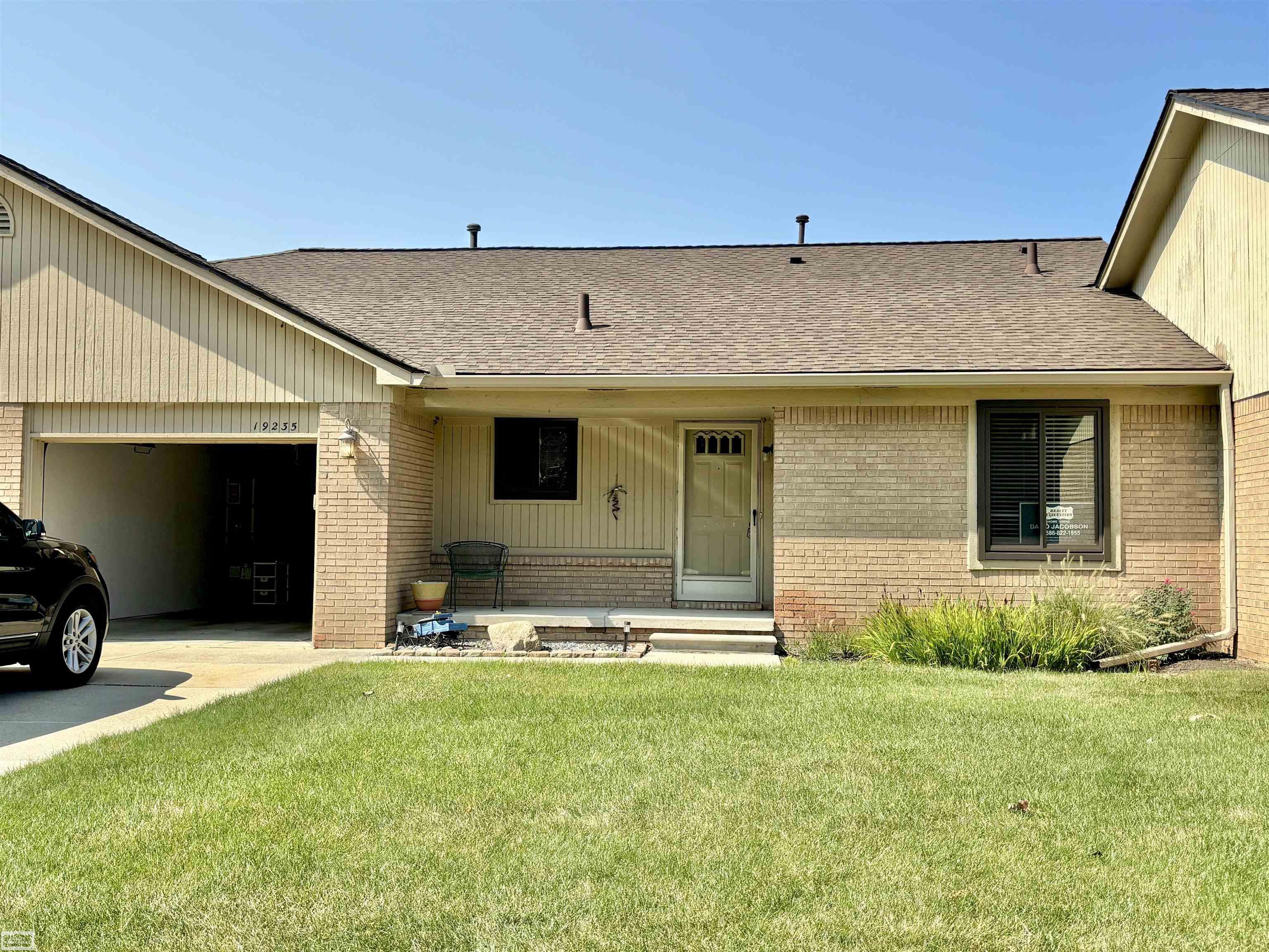 19235 ANGELA COURT, ROSEVILLE, MI 48066