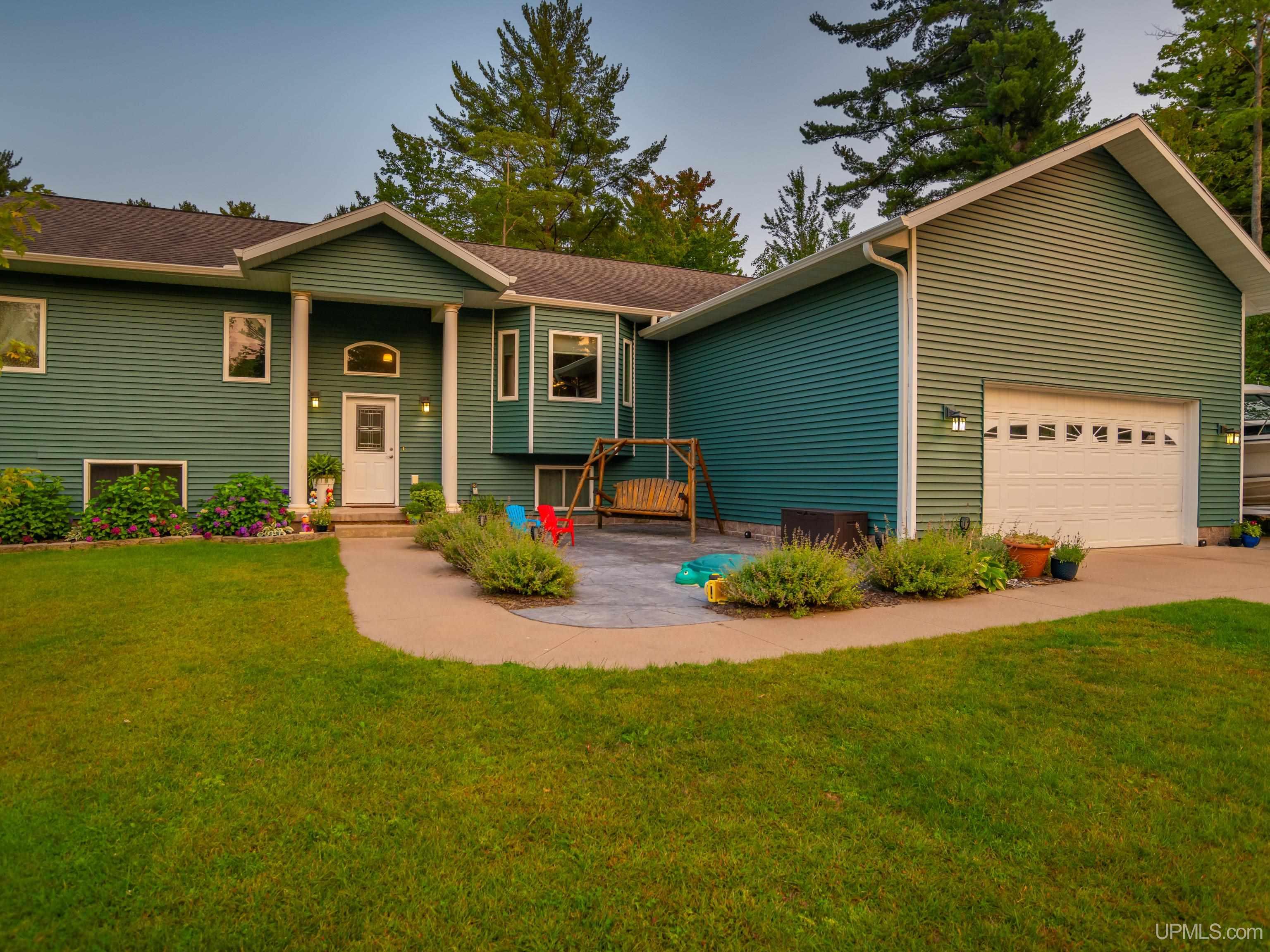 103 Windmill Marquette, MI MLS50155257 Great Lakes and Land