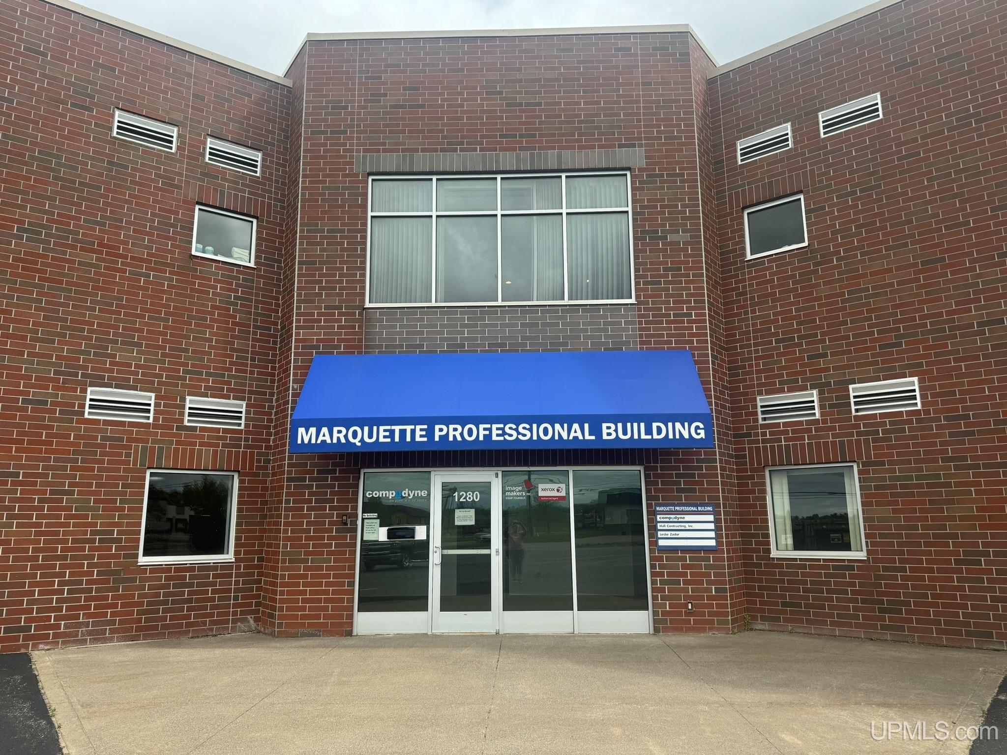 1230 Wilson Marquette, MI 49855 MLS 50156452