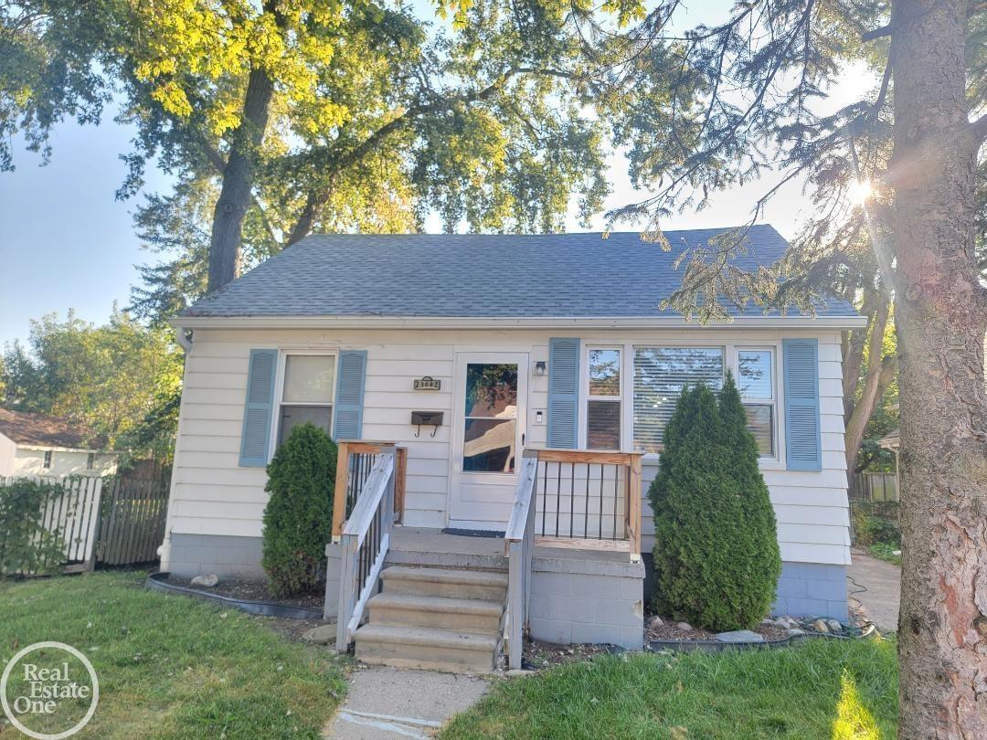 23082 SHAKESPEARE AVENUE, EASTPOINTE, MI 48021