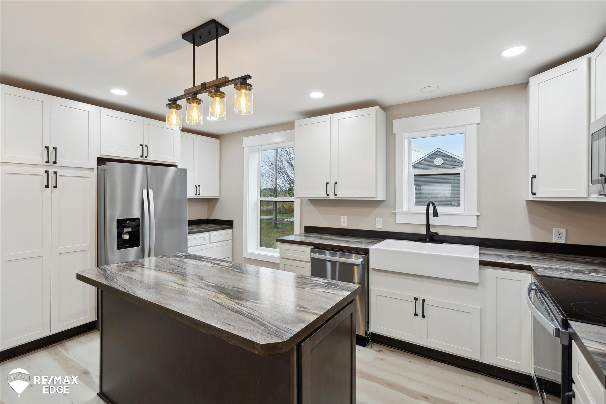 3895 Levalley Road photo 14