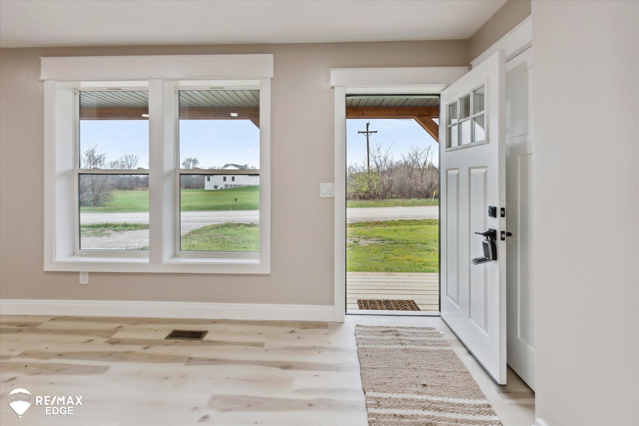 3895 Levalley Road photo 7