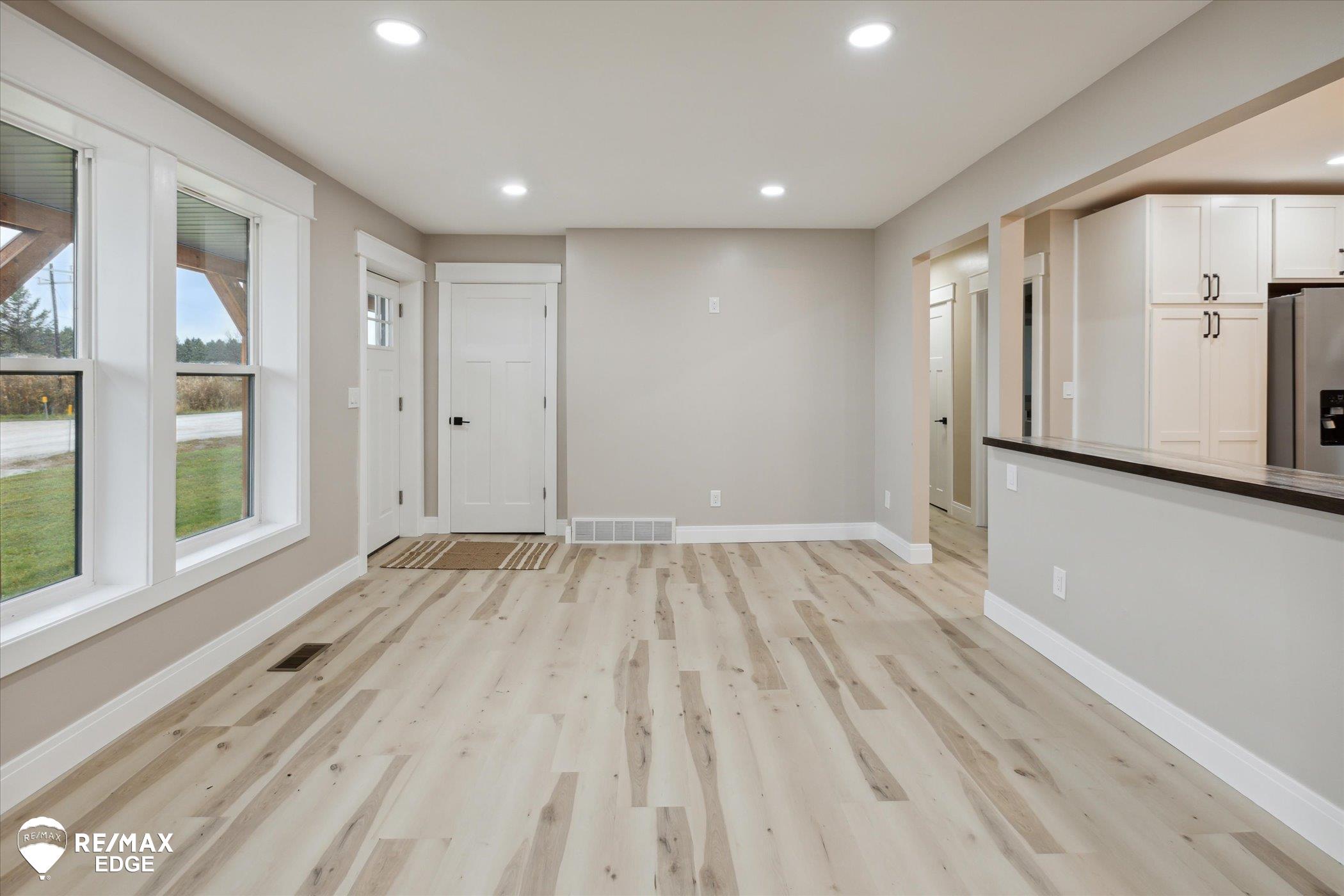 3895 Levalley Road photo 8