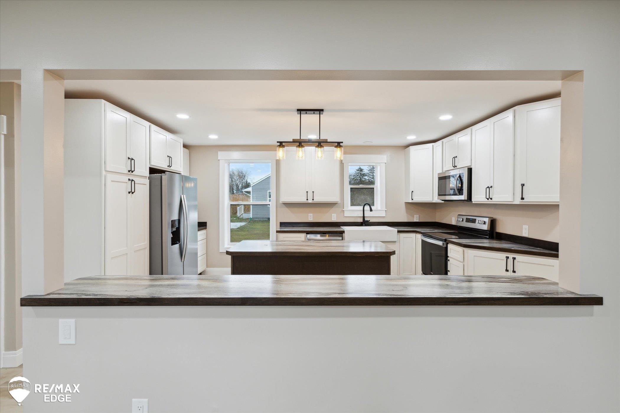 3895 Levalley Road photo 9