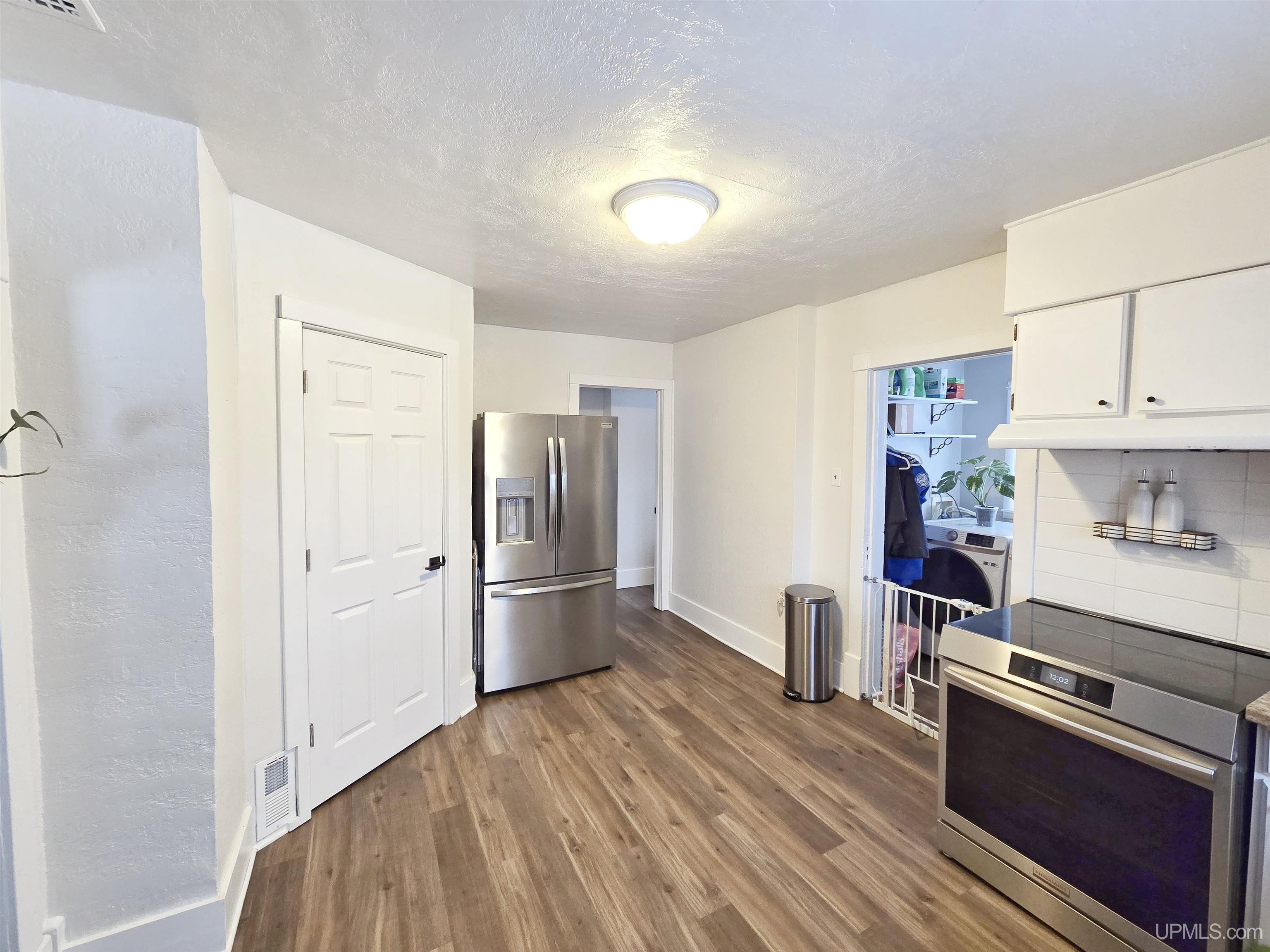 606 Walnut Street