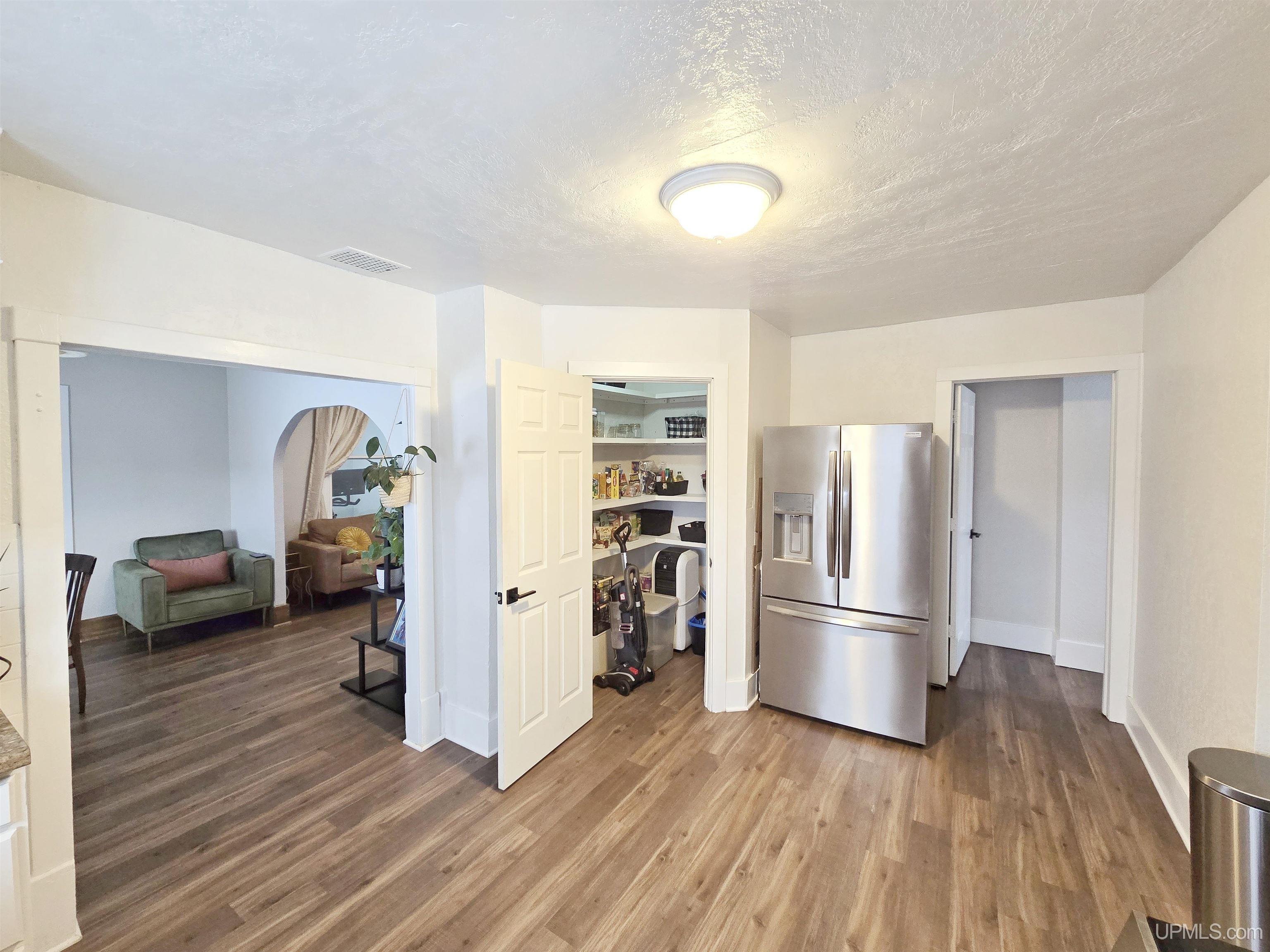 606 Walnut Street