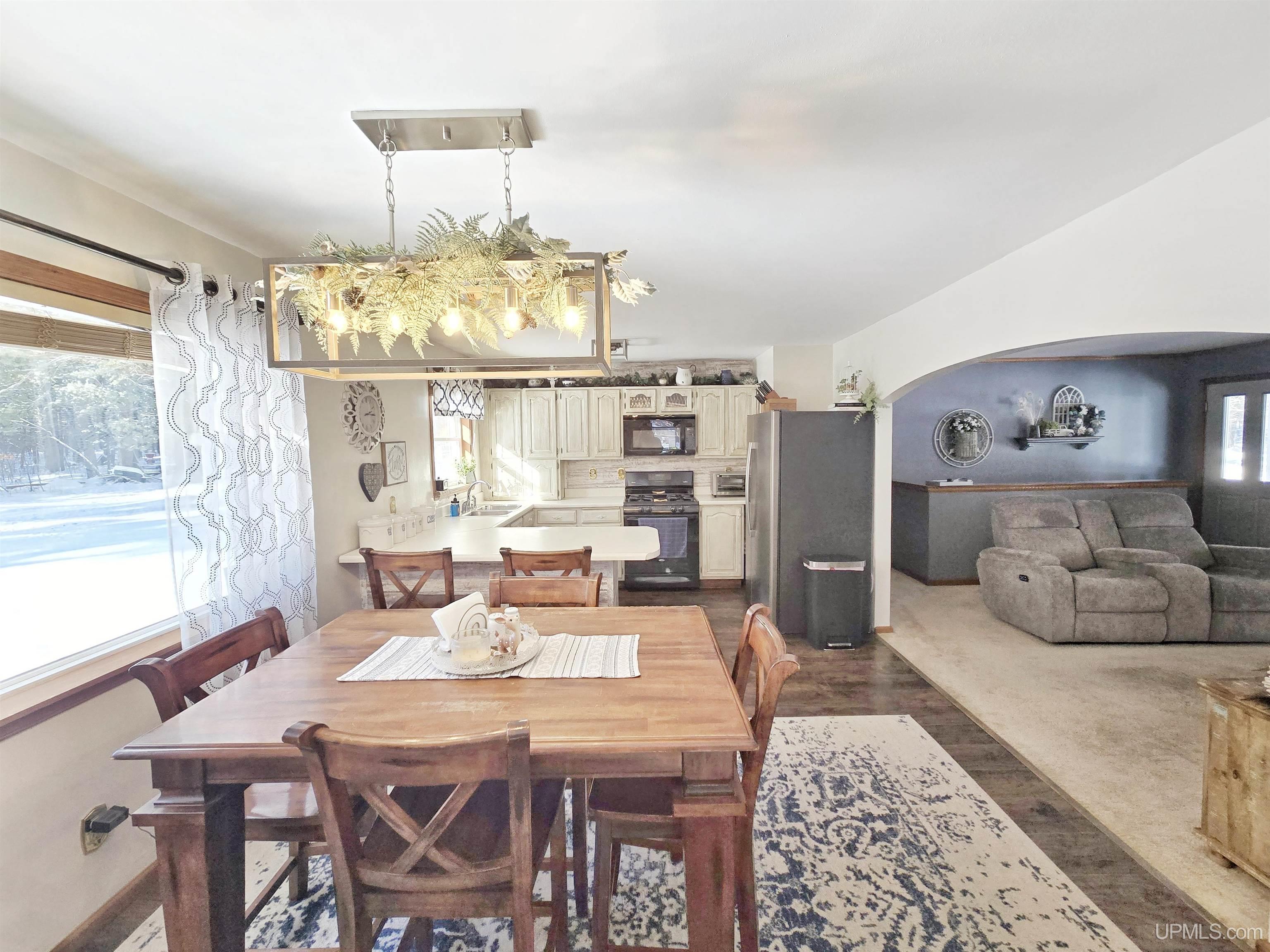 8136 Linsmeyer Lane