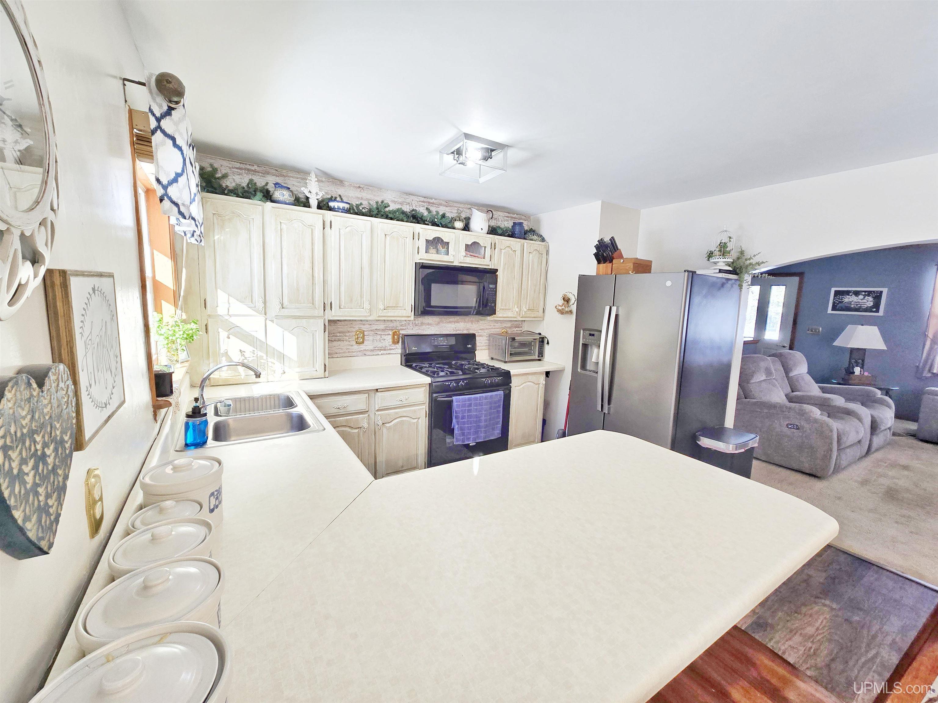 8136 Linsmeyer Lane