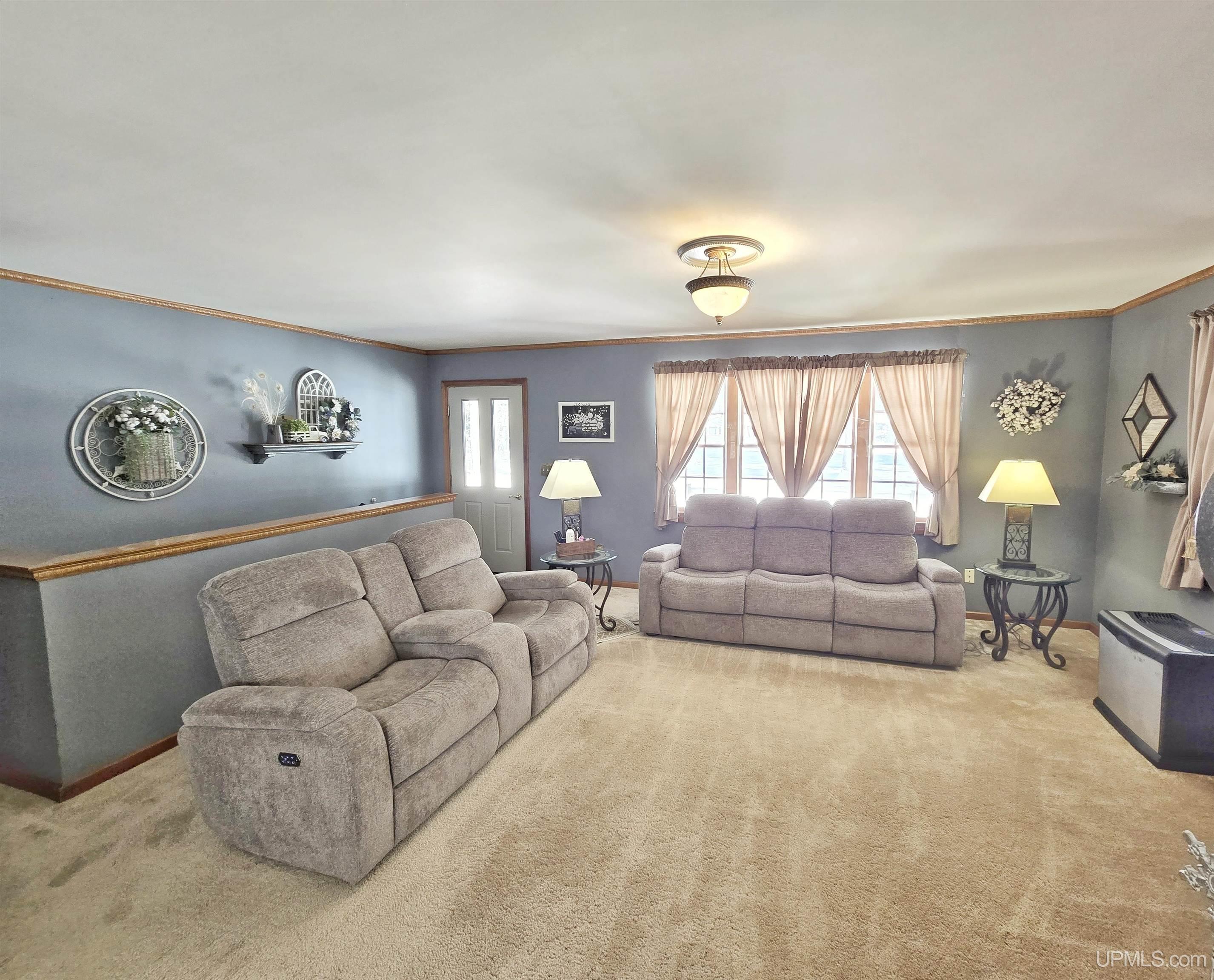 8136 Linsmeyer Lane