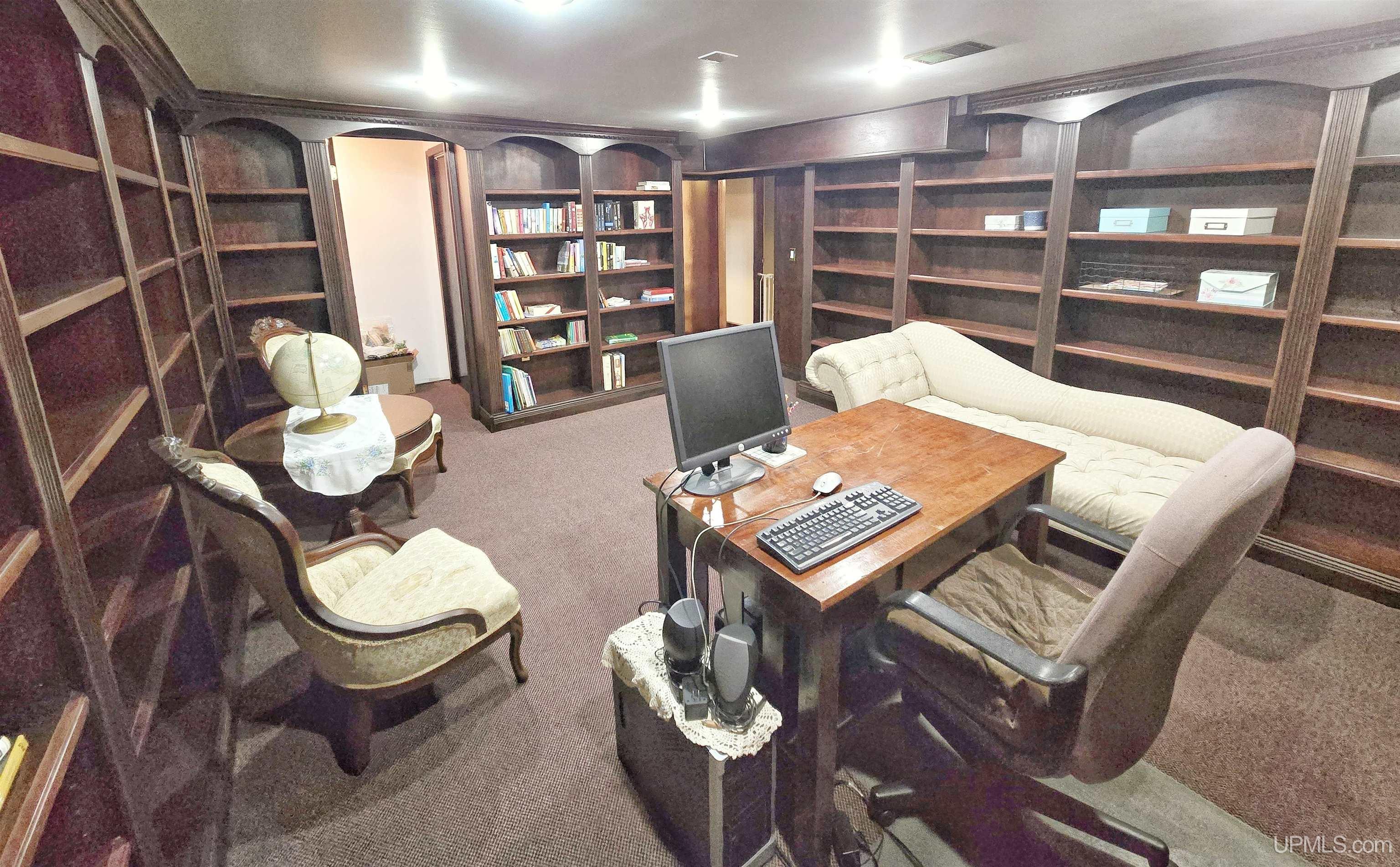 8136 Linsmeyer Lane