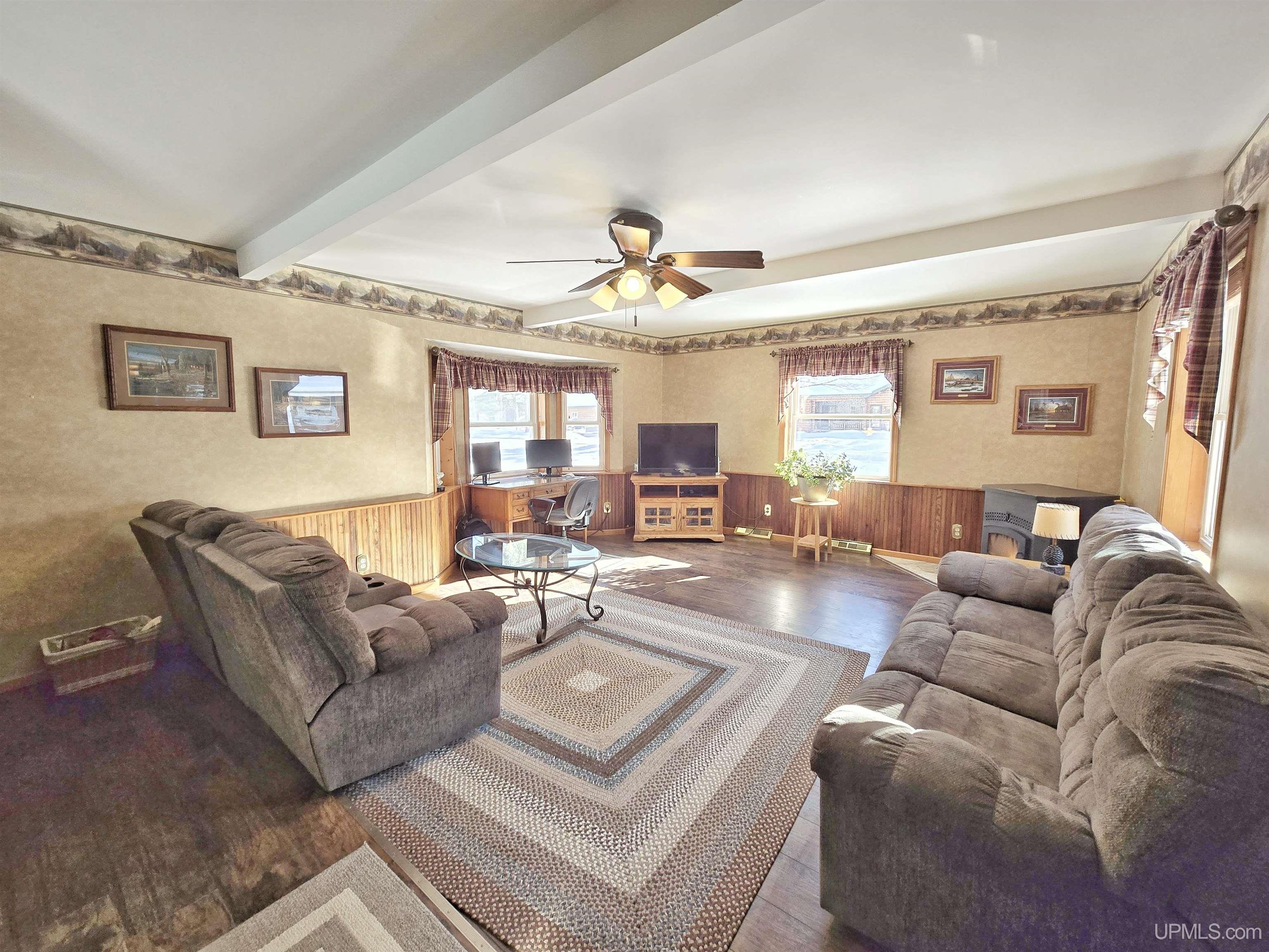 8136 Linsmeyer Lane