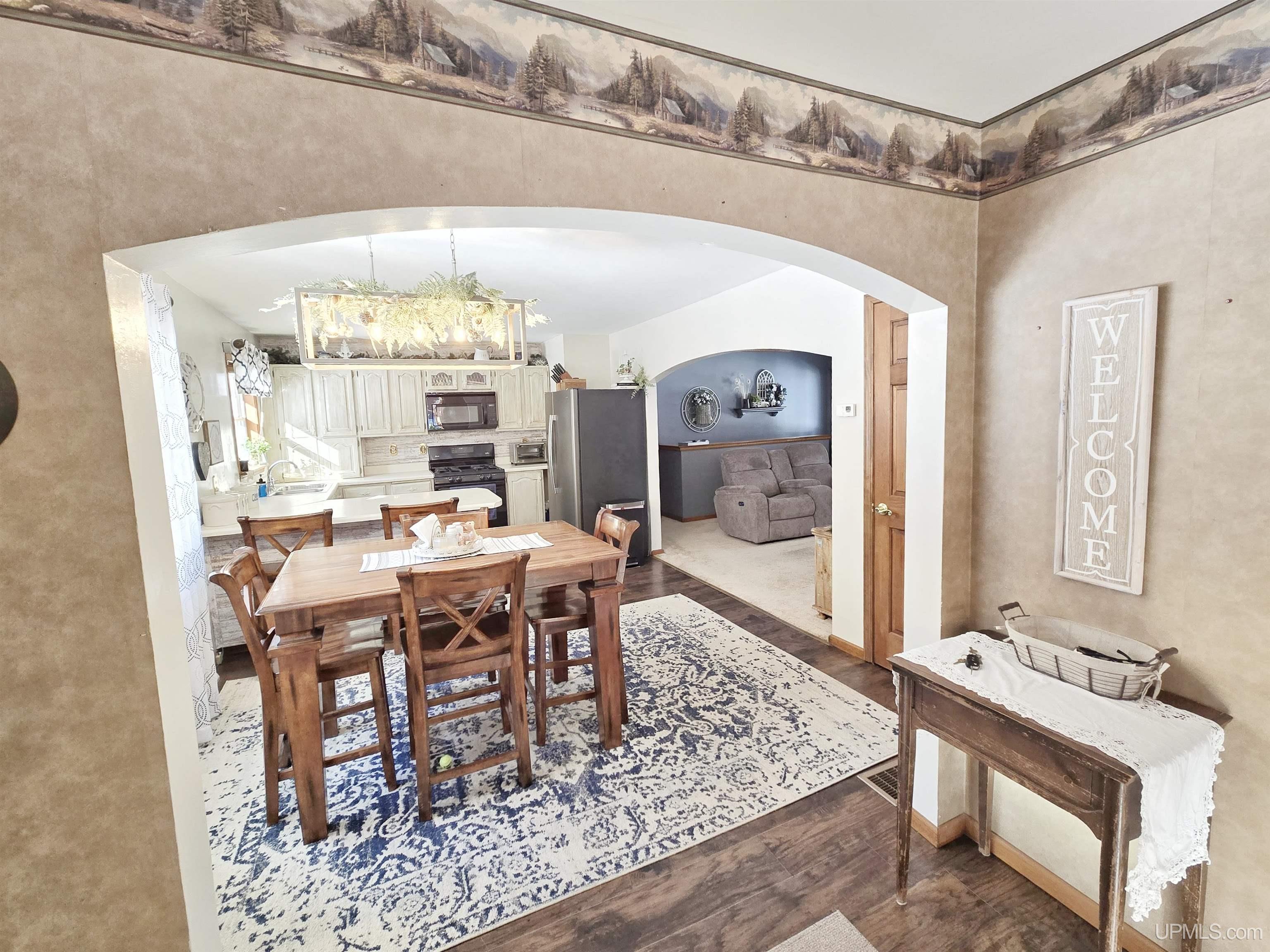 8136 Linsmeyer Lane