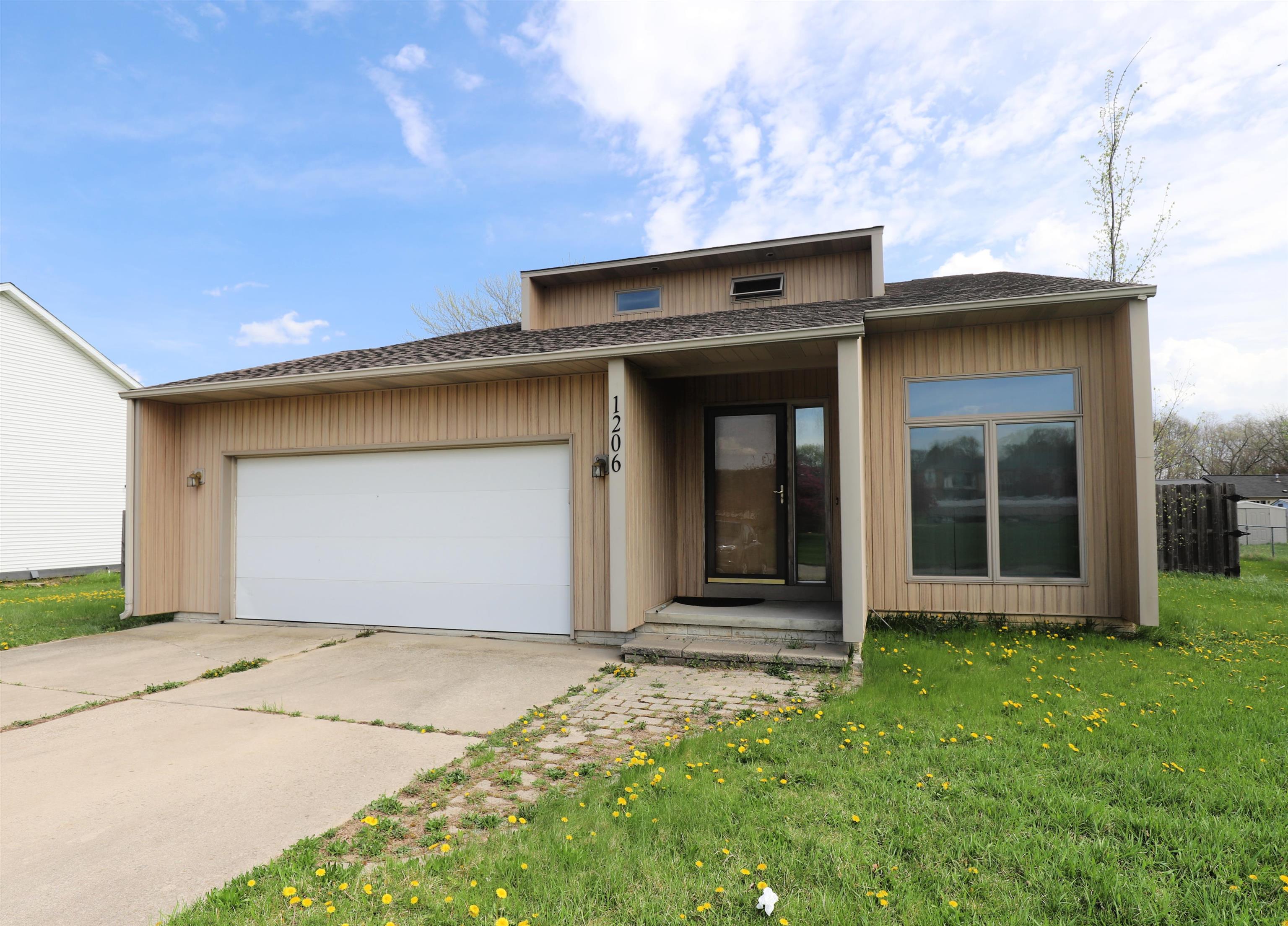 1206 River Forest, Flint Twp, MI 48532 Main Photo