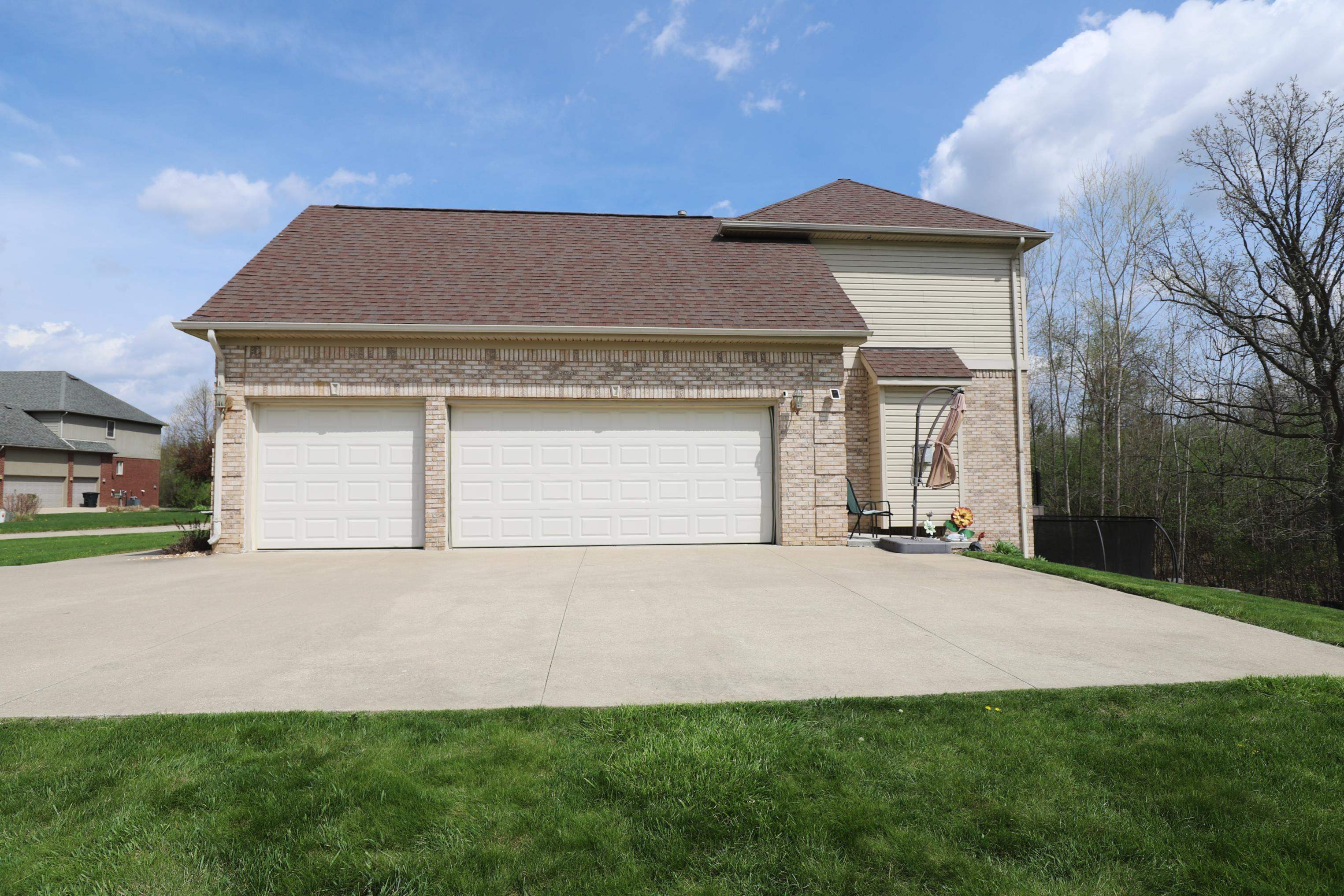 2214 Village Woods, Grand Blanc Twp, MI 48439 Photo