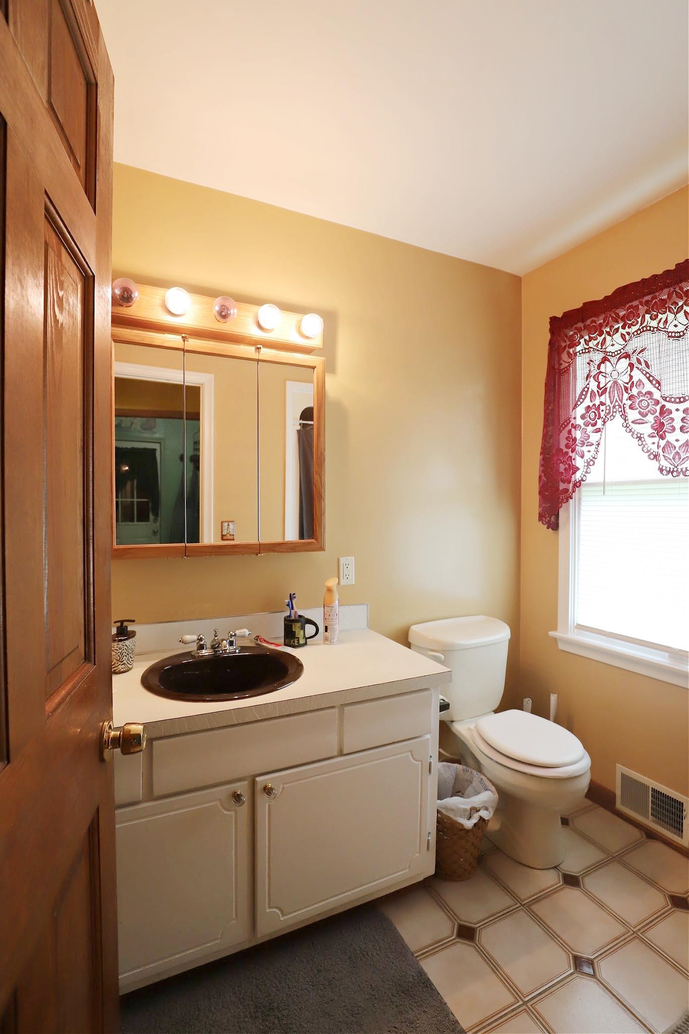 6452 Brian Circle, Burton, MI 48509 Photo