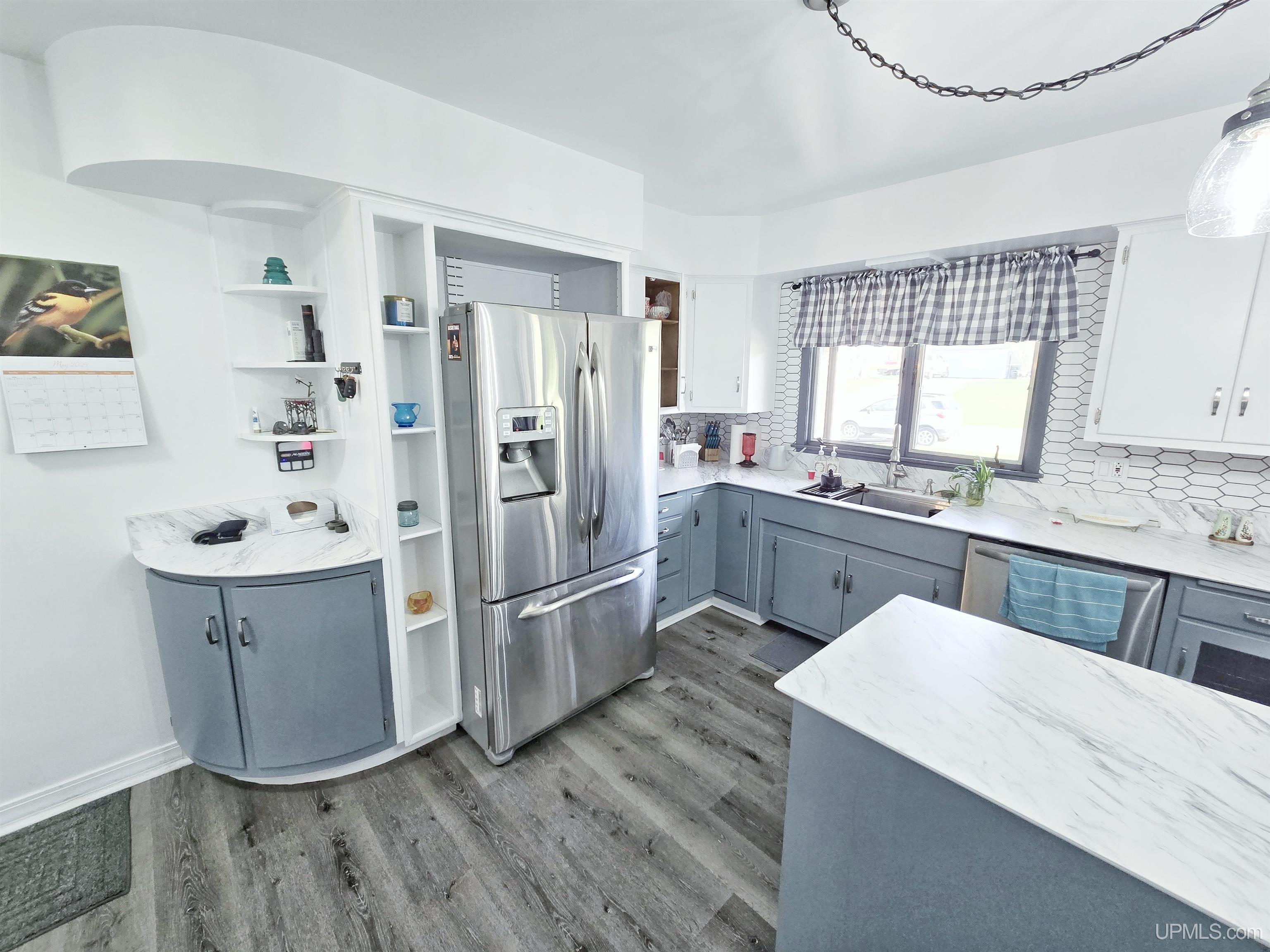 1400 W B Street