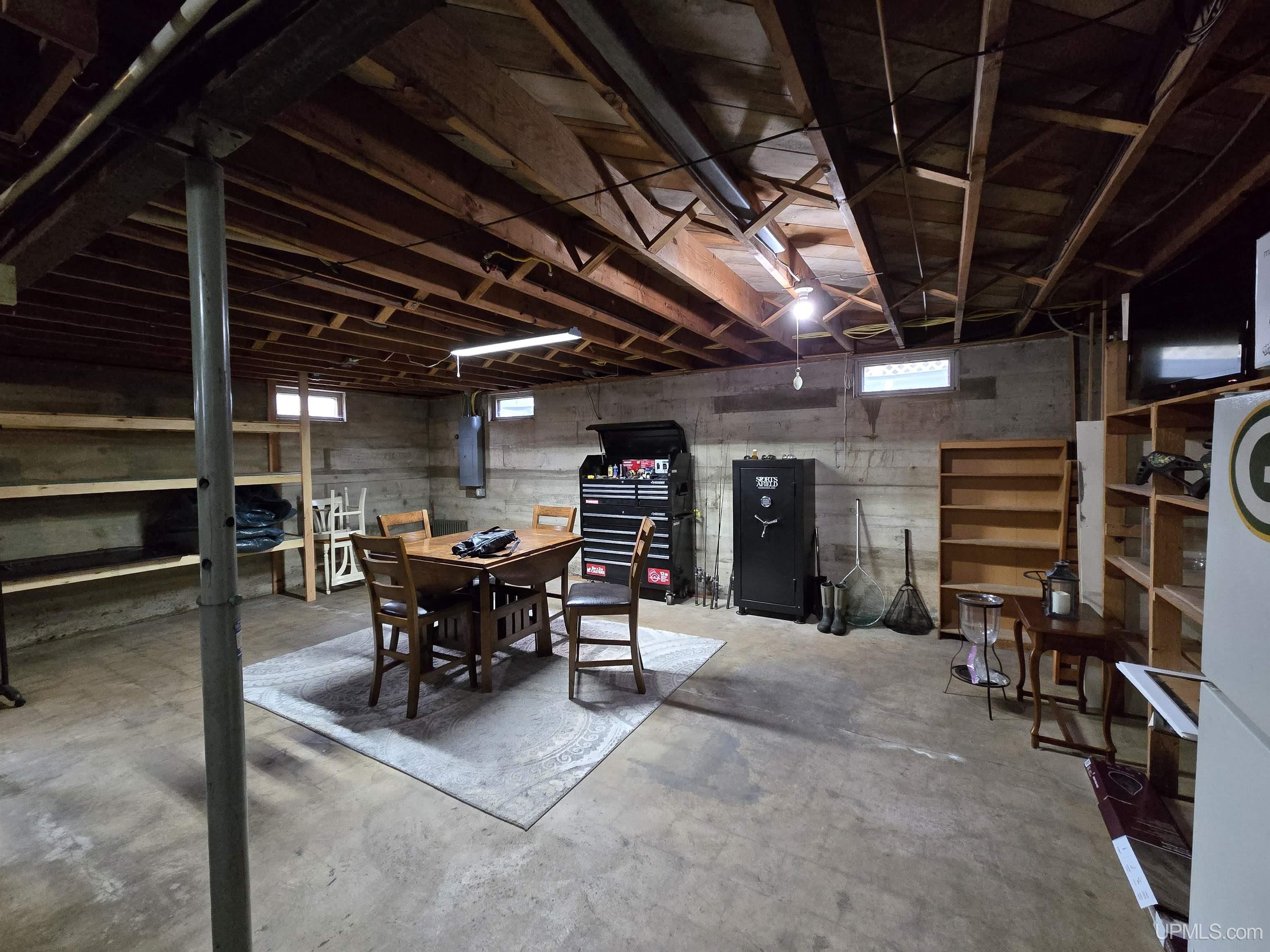 1400 W B Street