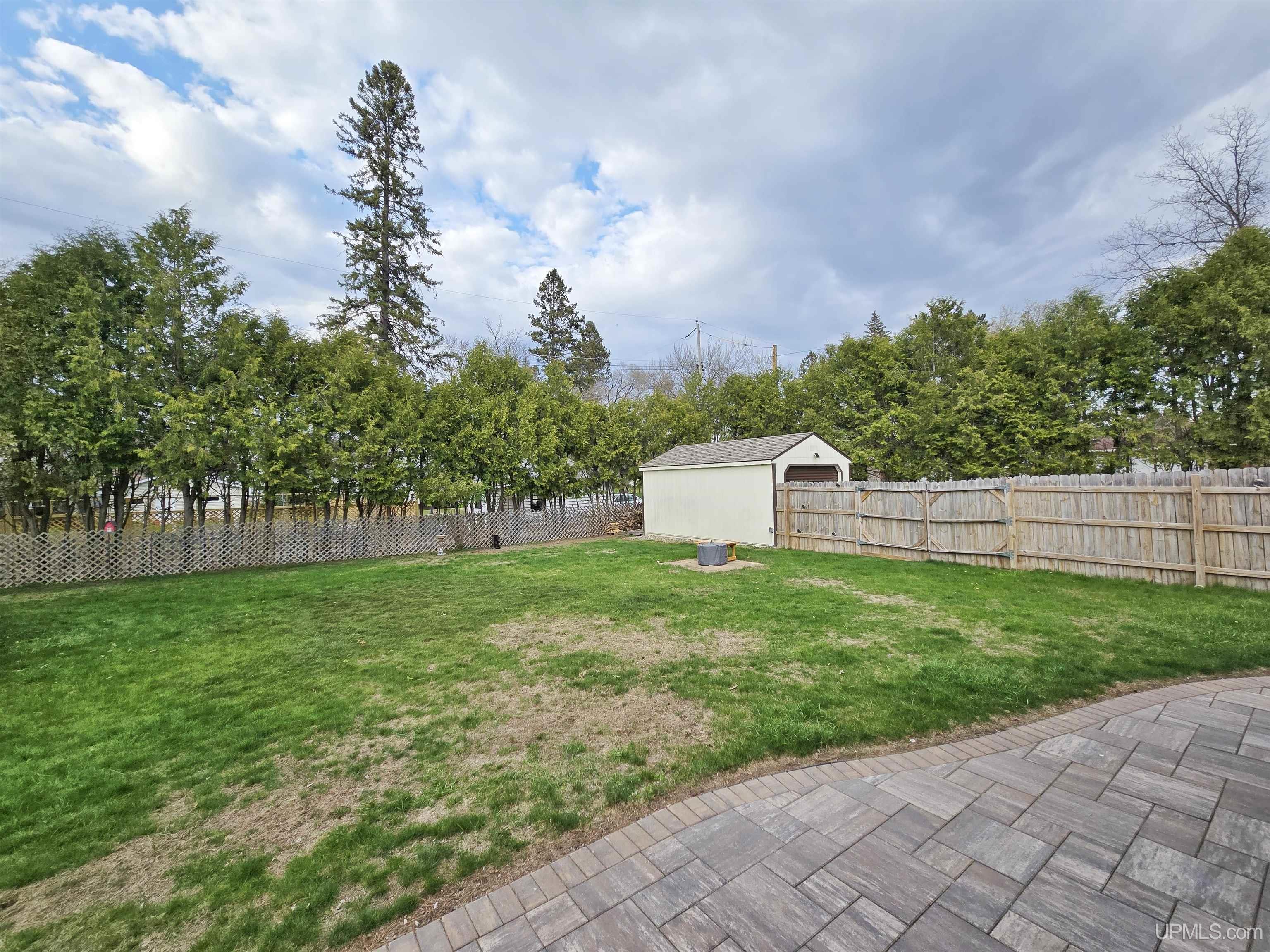 1400 W B Street