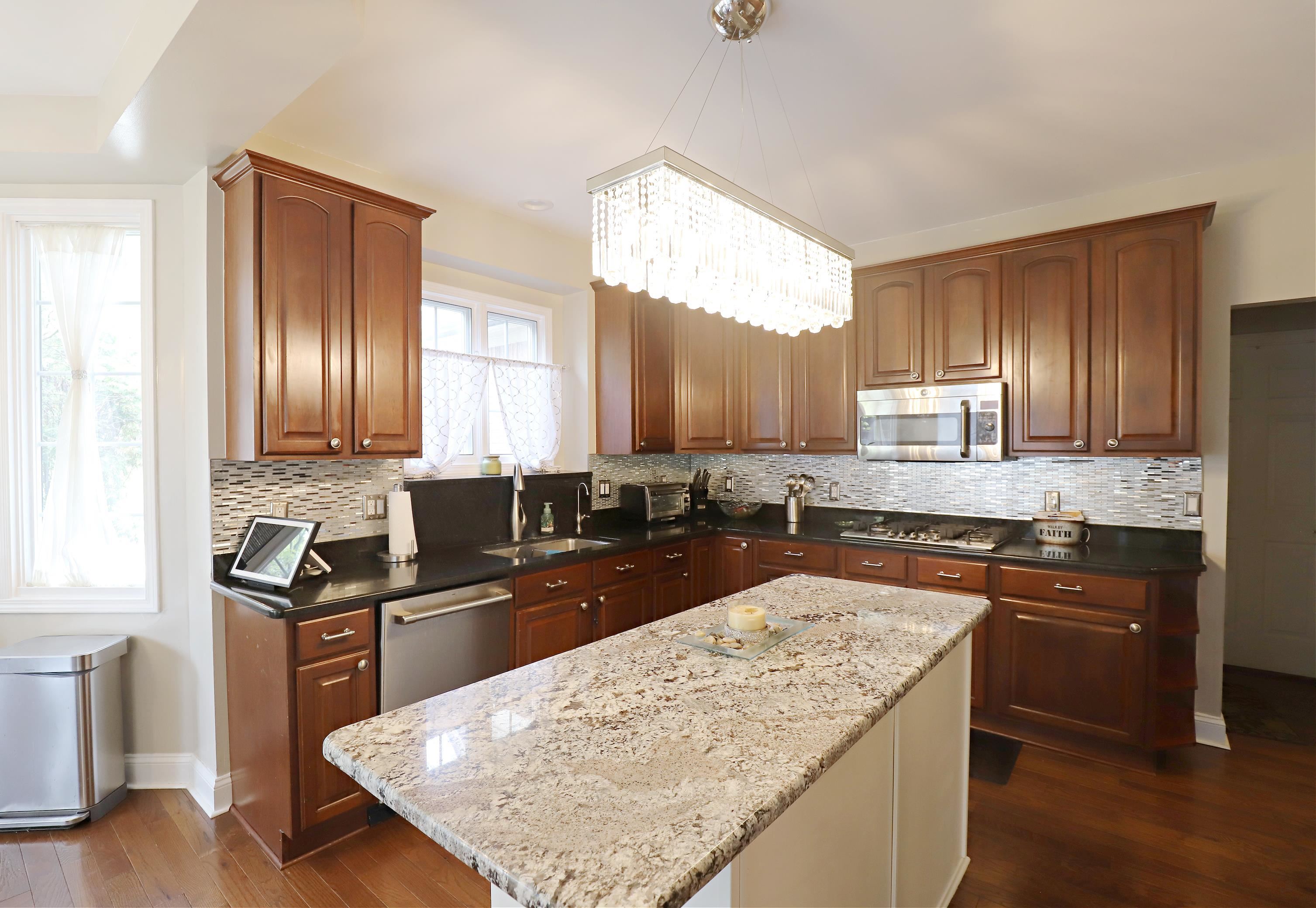 9881 King, Springfield Twp, MI 48350 Photo