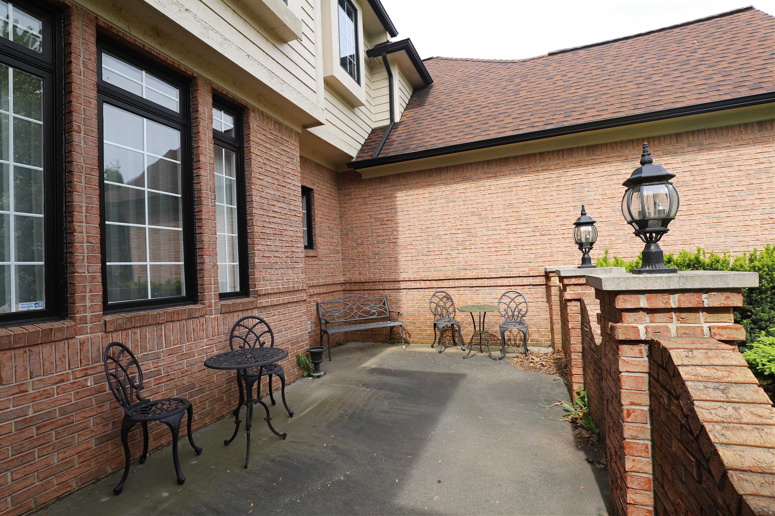 9881 King, Springfield Twp, MI 48350 Photo