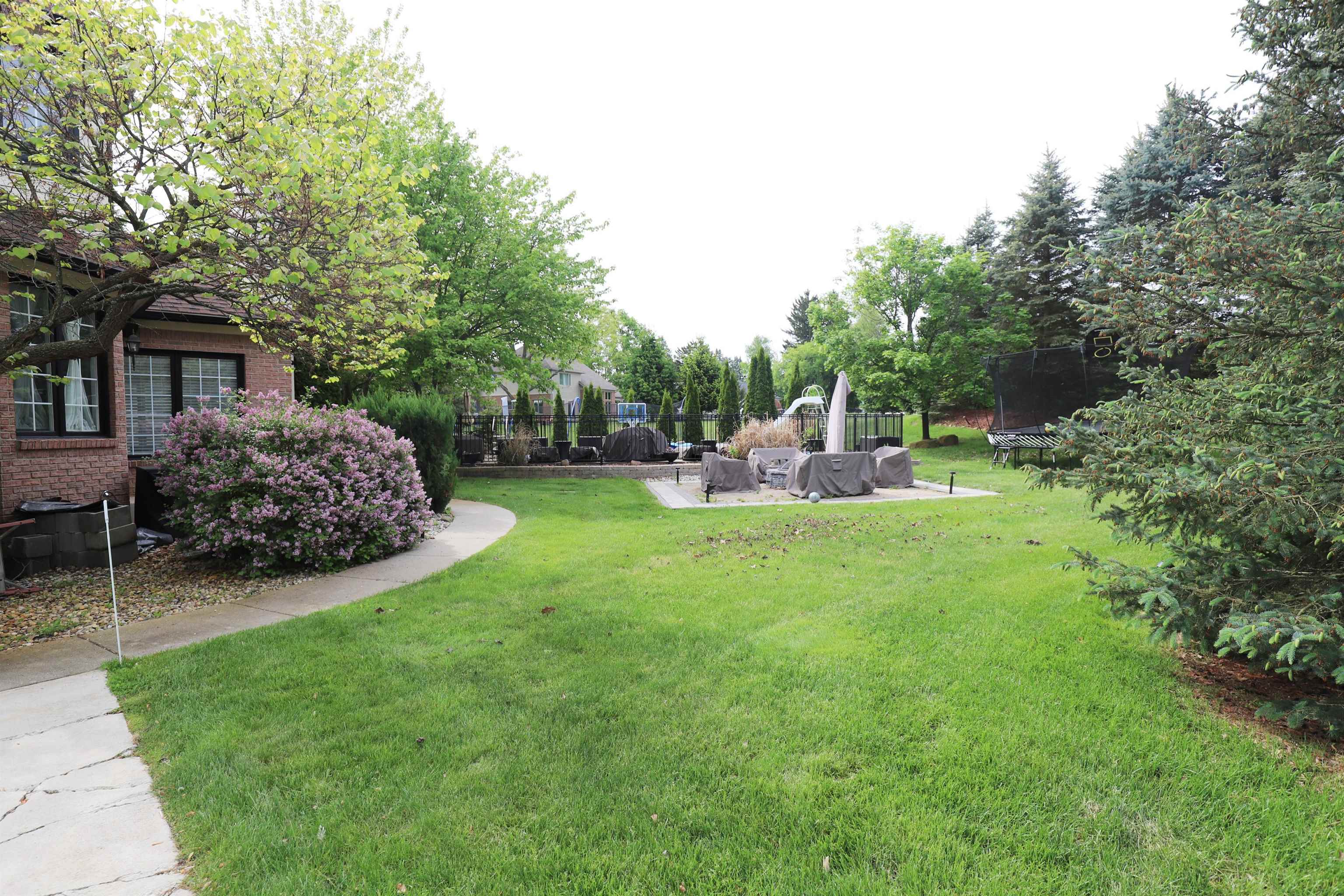 9881 King, Springfield Twp, MI 48350 Photo